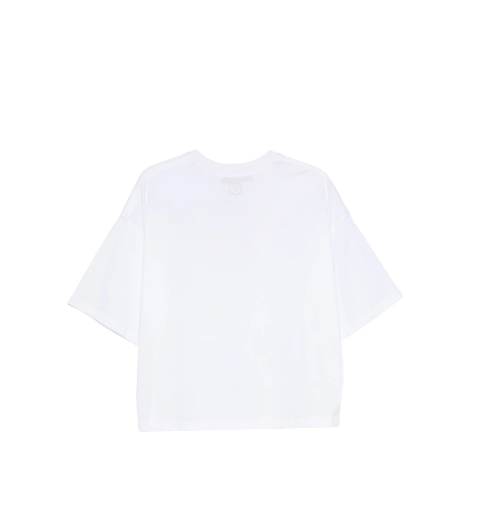 Tela white T-shirt with crew neck, short sleeves, and straight hem.