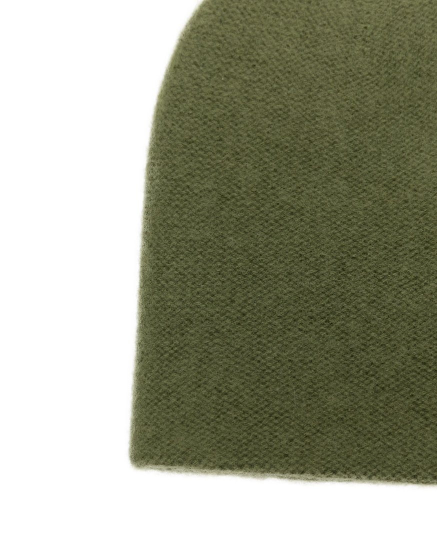 WARM-ME OSLO Cashmere Beanie in Avocado, handcrafted in Nepal from 100% Mongolian cashmere with a double-layered construction.