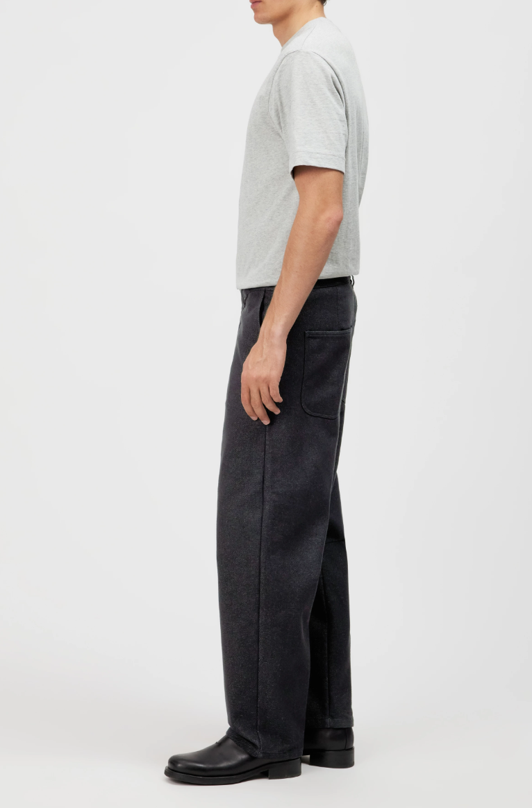 Drykorn GONAGO_2 Utility Trousers for men in Grey with a relaxed fit, subtle O-shape and double-stitch details.