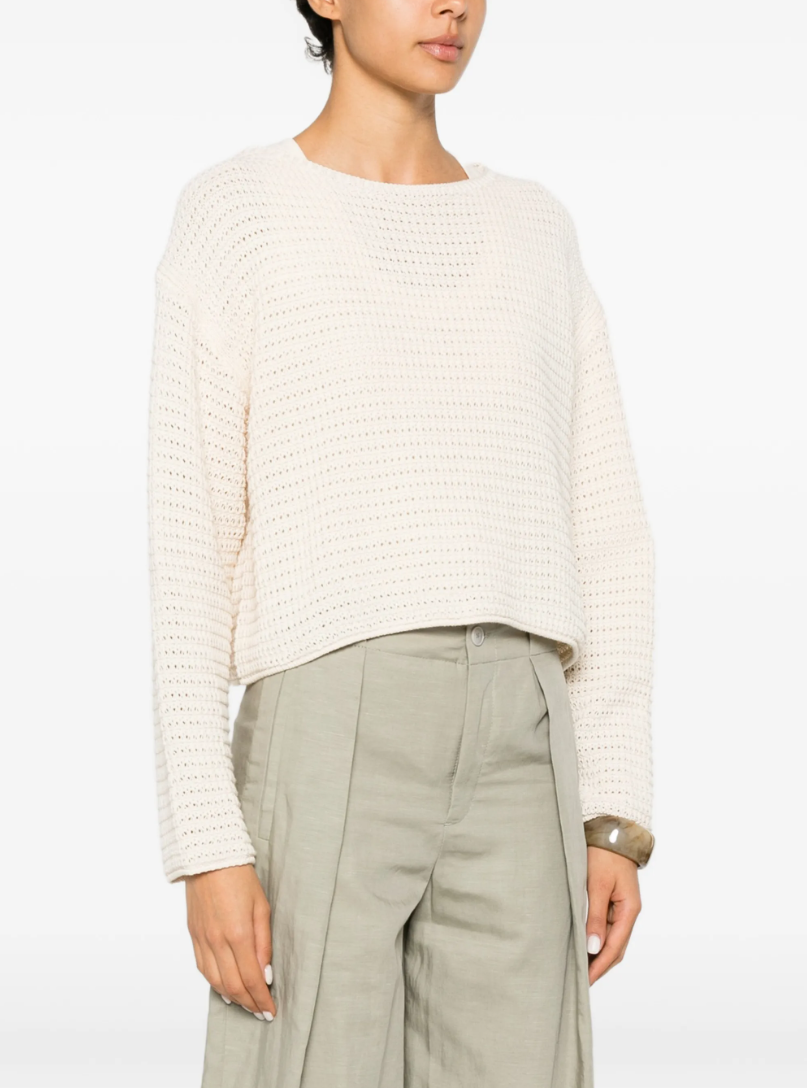 Drykorn IMENIA_2 cropped sweater in natural white with oversized fit, boat neckline, and chunky cotton knit.