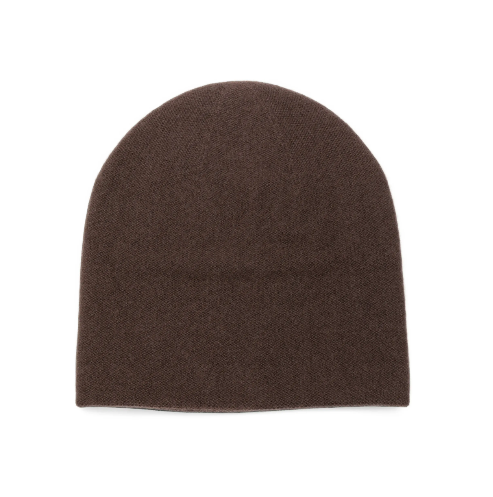 WARM-ME SIMPLEX Cashmere Beanie in French Roast, hand-knitted in Nepal from 100% Mongolian cashmere with a refined, slim-fitting silhouette.