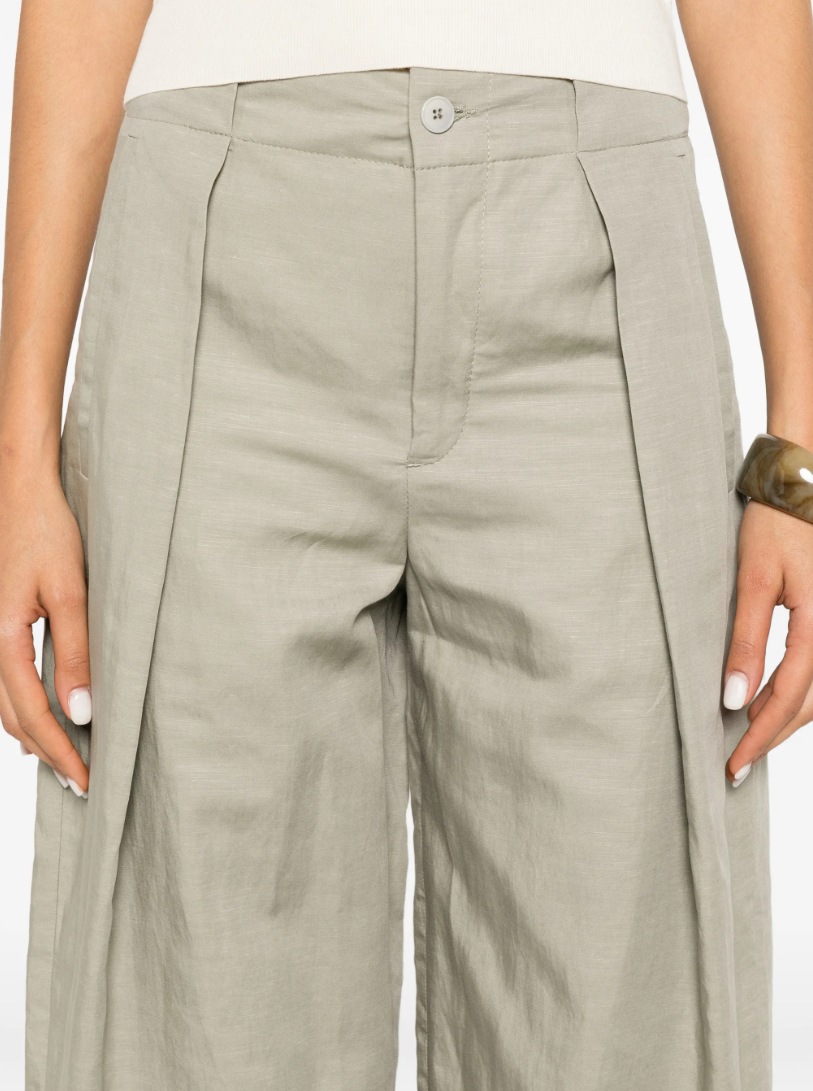 Drykorn THREW trousers in dried weed with O-shape leg, mid waist, pleats, and linen blend.