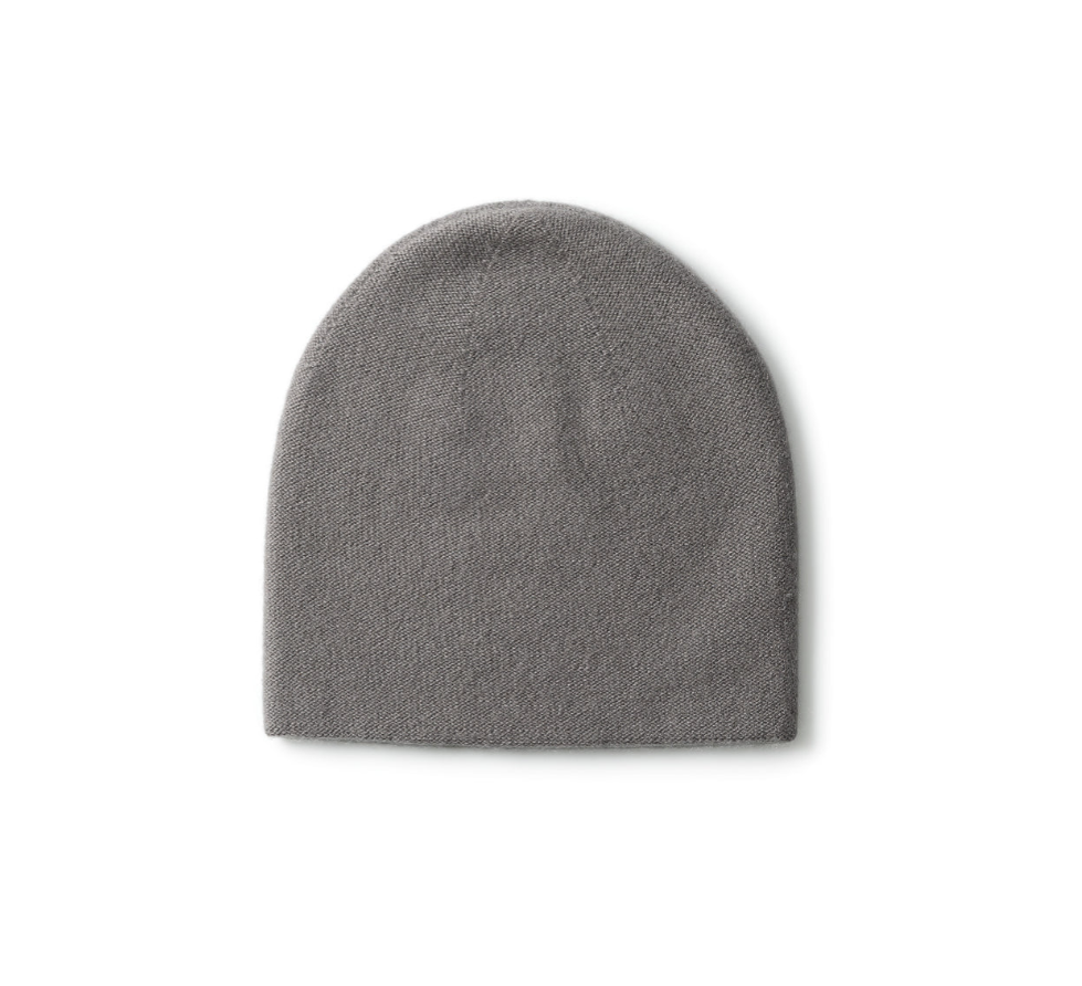 WARM ME SIMPLEX Unisex Cashmere Beanie in Dark Full Grey, hand-knitted from 100% Mongolian cashmere in Nepal with a slim, close-fitting design.