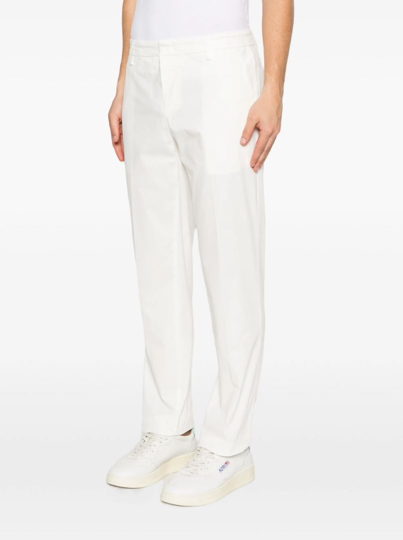 Dondup Gaubert trousers in off-white poplin with relaxed fit, low waist, and chino styling.
