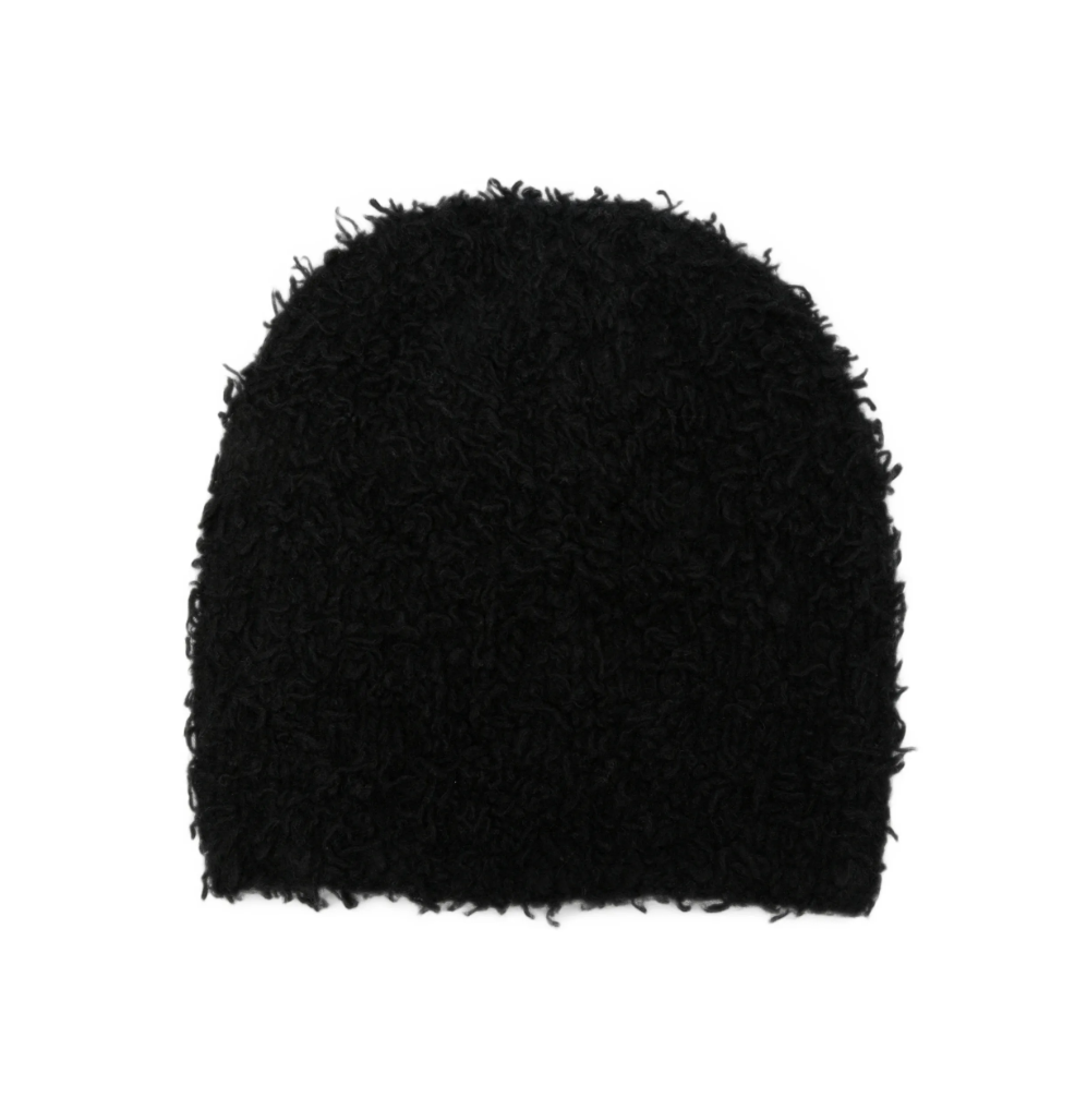 WARM-ME FRINGE Bouclé Beanie in Black, crafted from 100% pure cashmere with a textured bouclé knit and fringed detailing.