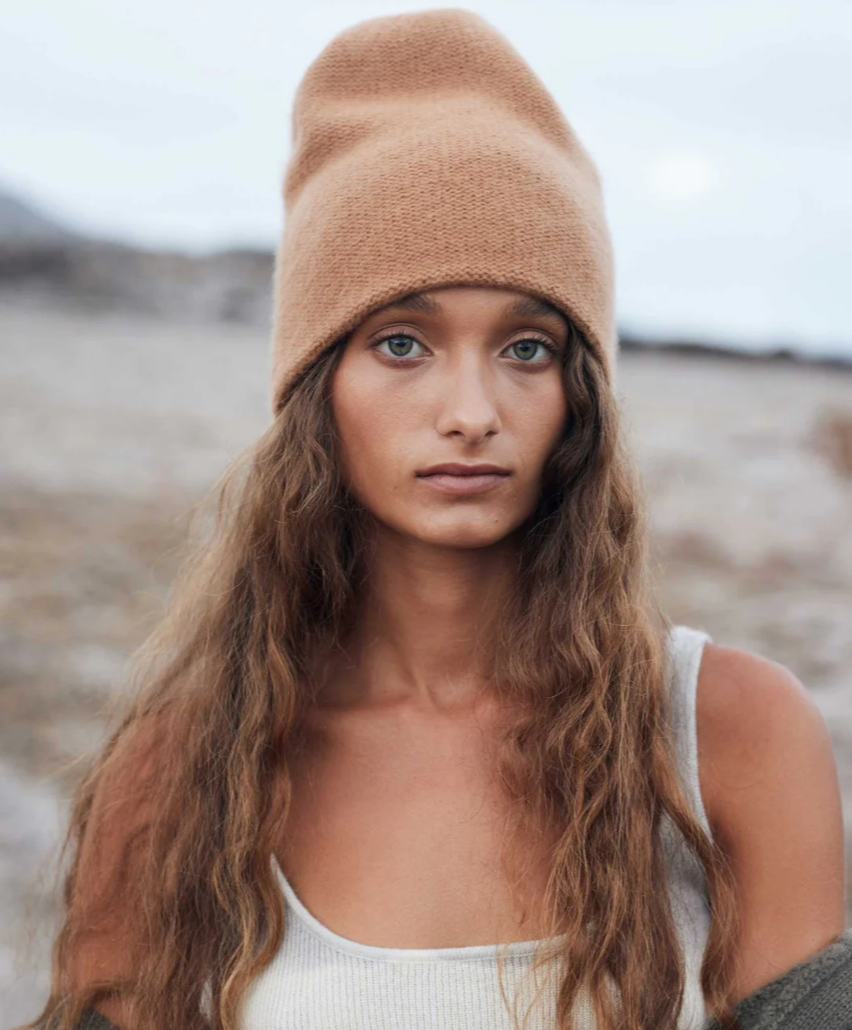 WARM ME OSLO Unisex Cashmere Beanie in Terracotta Sierra, hand-knitted from 100% Mongolian cashmere with a double-layered, warm construction.