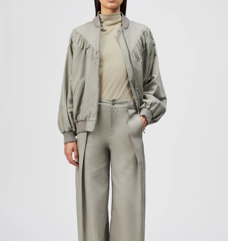 Drykorn GRENTON jacket in dried weed with oversized fit, stand collar, and hemp-lyocell blend.