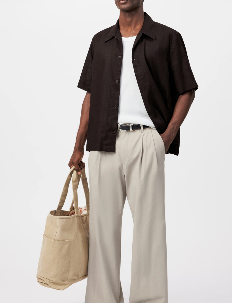 Drykorn MERYN shirt in brown with Kent collar, linen-cotton blend, and regular fit.