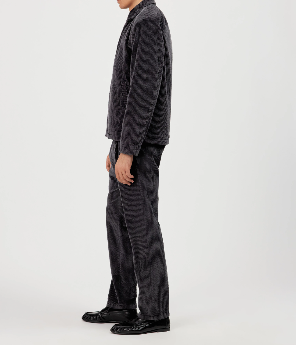Drykorn LOUVIN Jacket for men in Slate, crafted from soft cotton-blend corduroy with a regular fit, notch lapel and three-button closure.