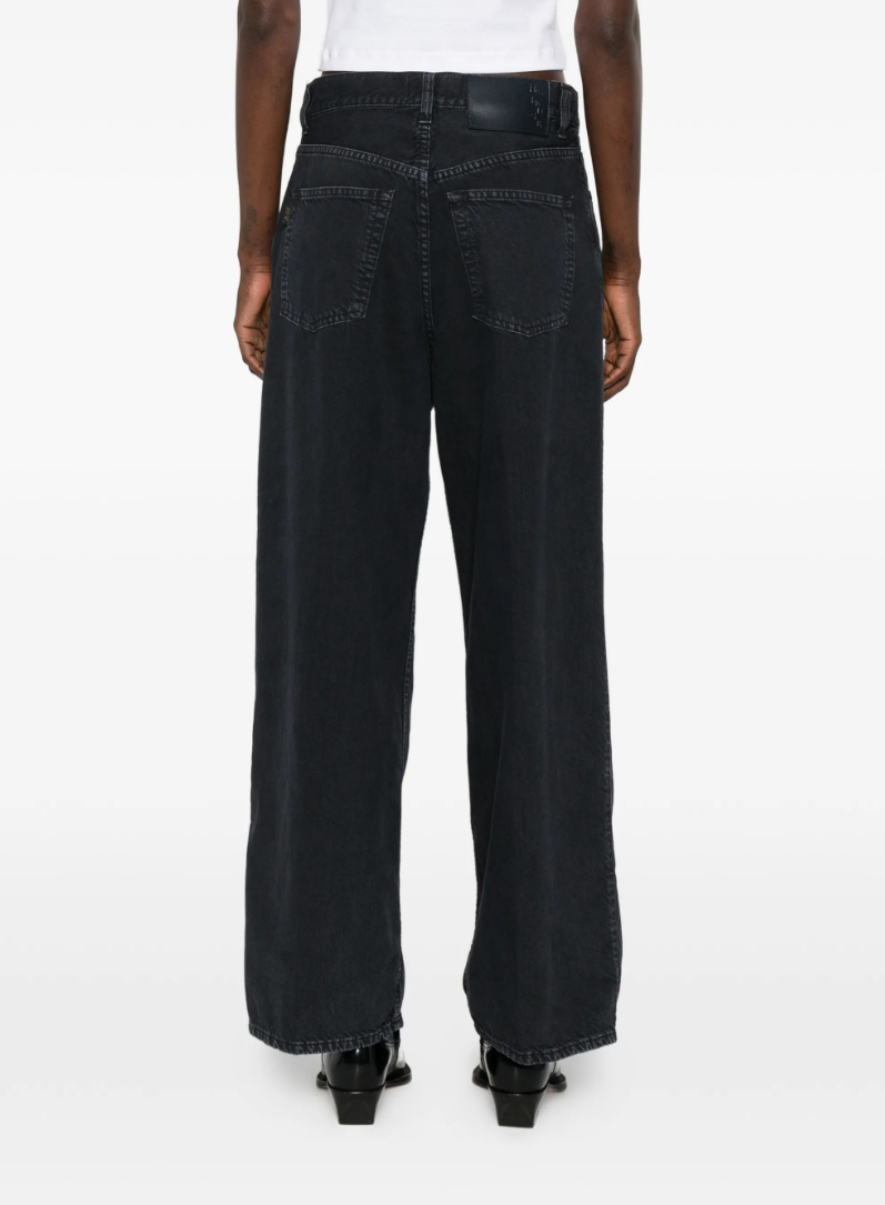 Haikure Candy short jeans in dark grey with front pleats, wide leg, and tailored details.