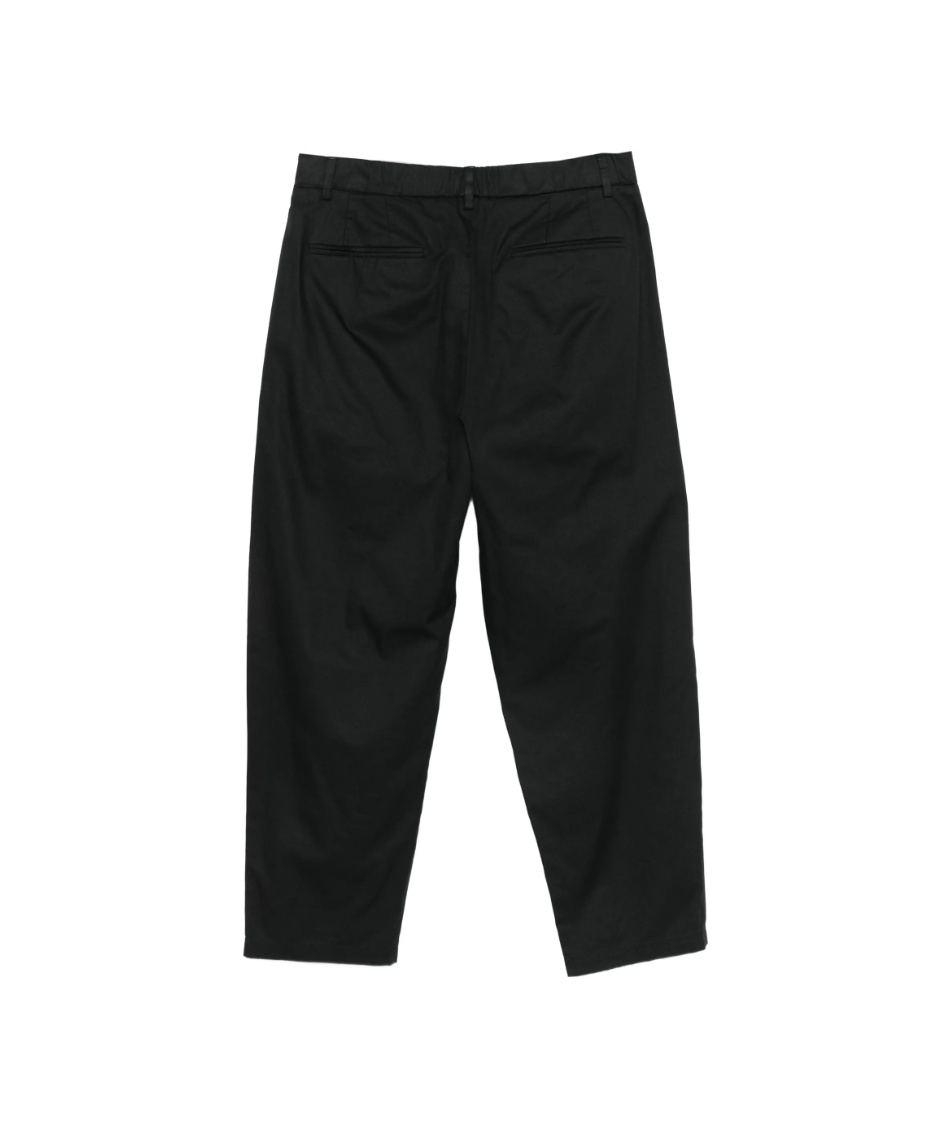 Drykorn MARYKO pleated trousers for men in black with belt loops, zip fly, and cotton-viscose blend.