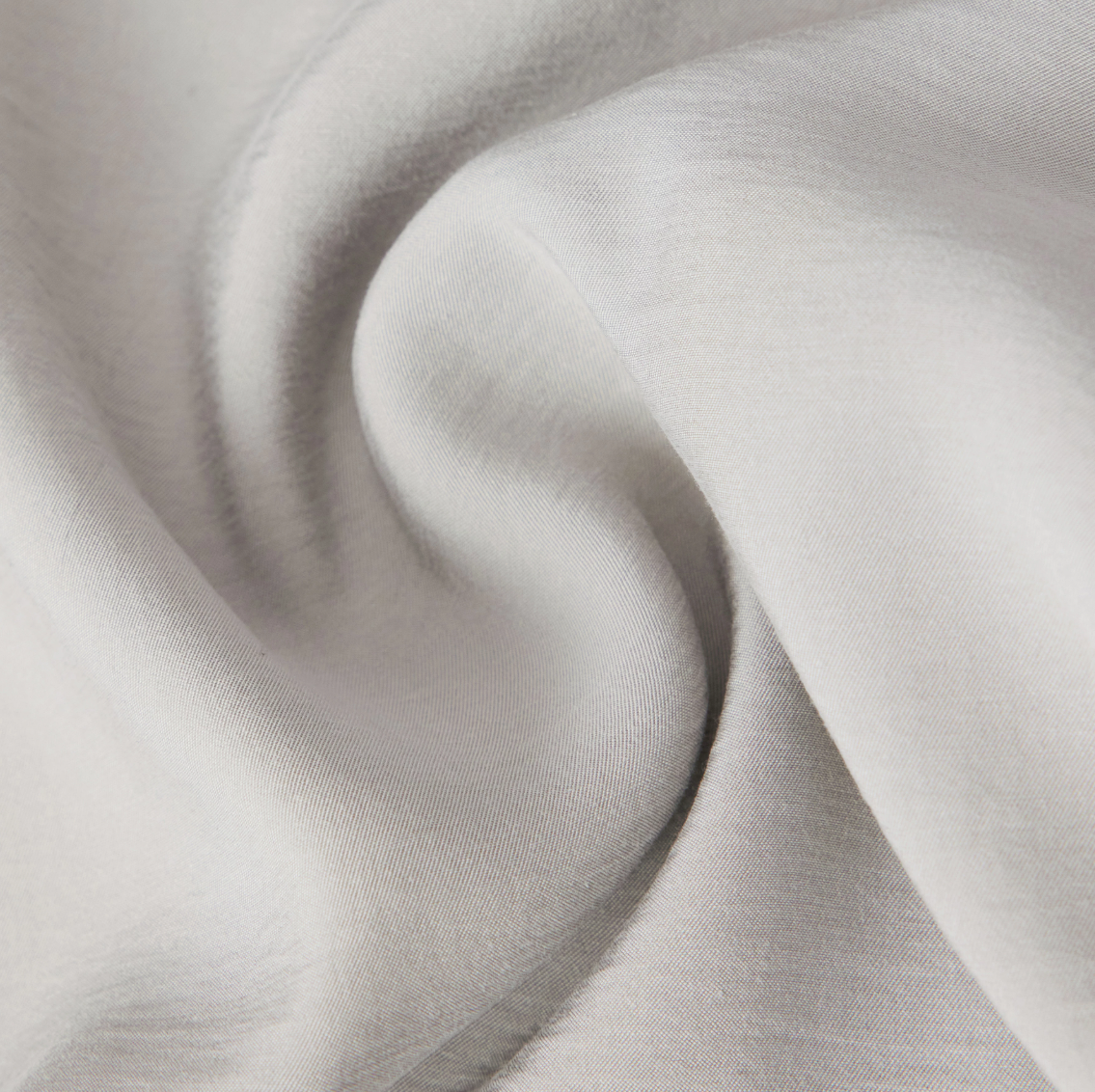 Drykorn CEILING trousers in drizzle with relaxed fit, low waist, and fluid modal fabric.