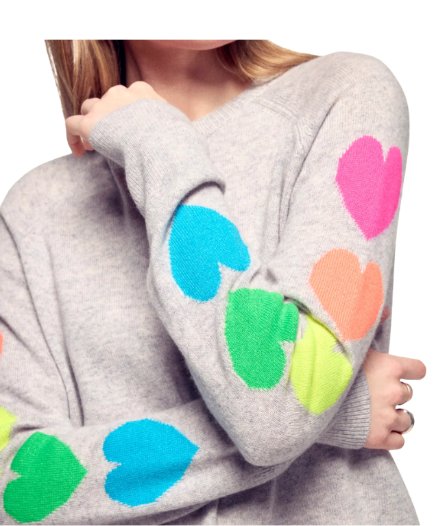 From Future cashmere sweater in light heather grey with colourful heart motifs and oversized fit.