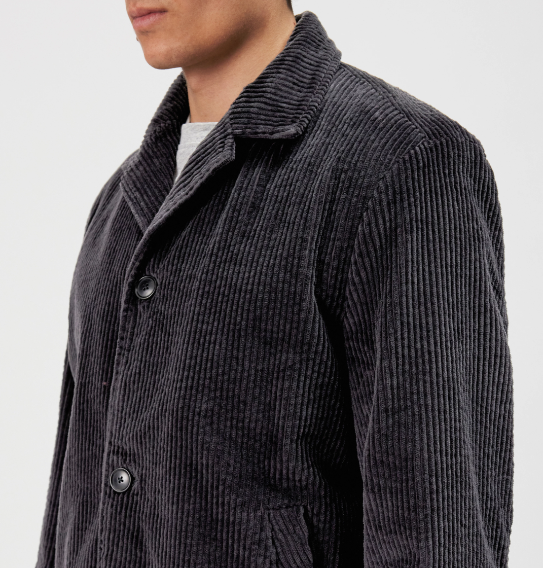 Drykorn LOUVIN Jacket for men in Slate, crafted from soft cotton-blend corduroy with a regular fit, notch lapel and three-button closure.