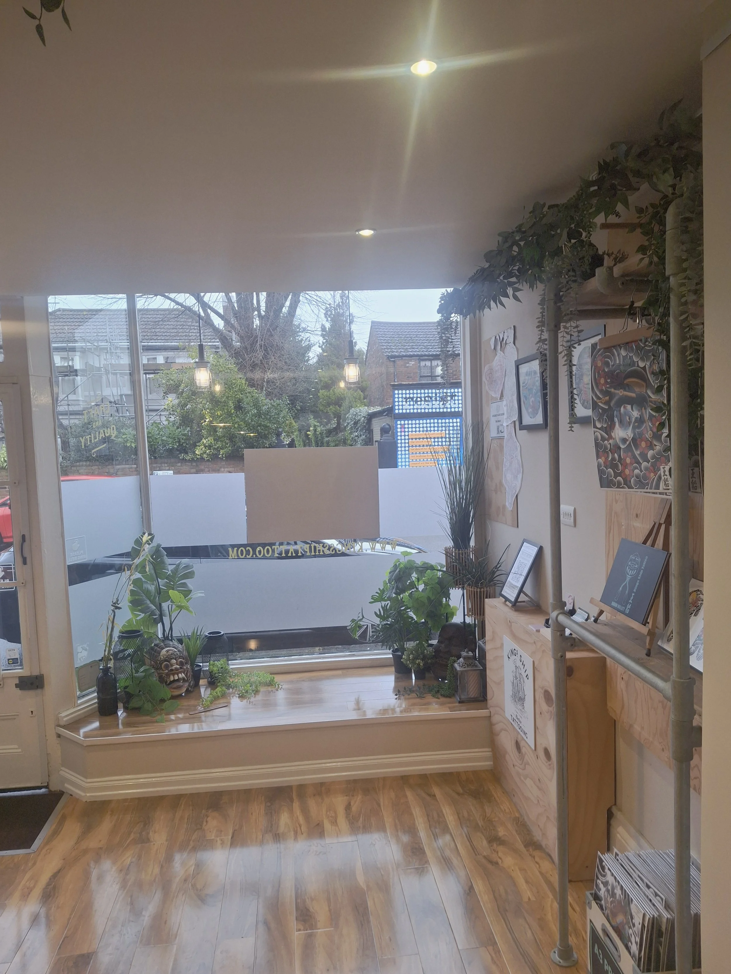 Established in 2014
Independent studio
Bright, welcoming environment
Custom tattooing
Private consultations
Experienced artists
High hygiene standards
Easy parking nearby
Southsea location
Appointment process
FAQs