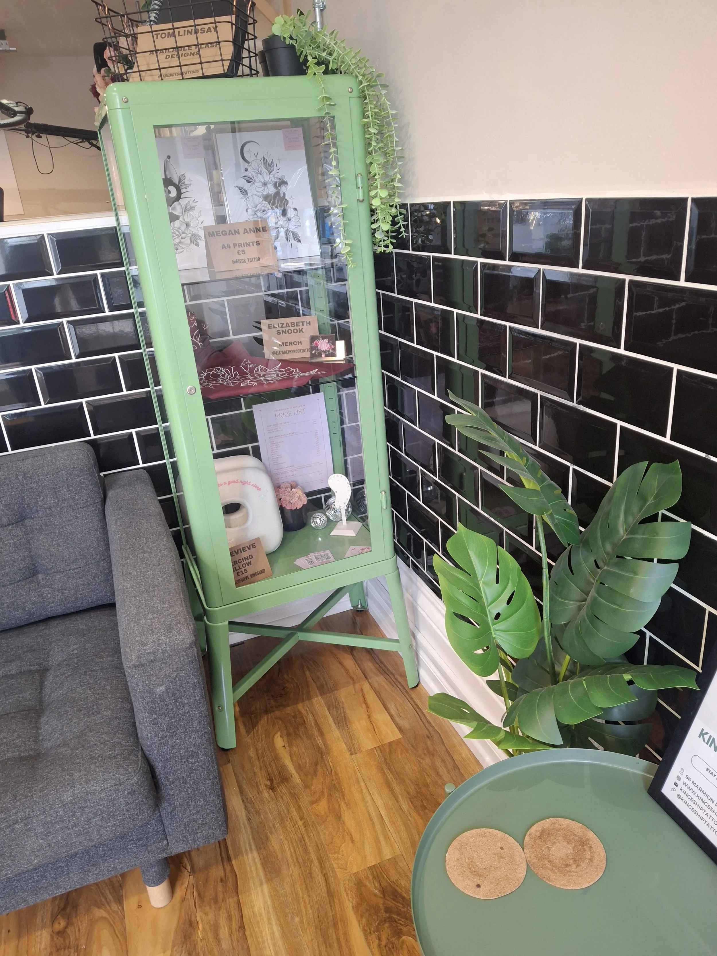 Established in 2014
Independent studio
Bright, welcoming environment
Custom tattooing
Private consultations
Experienced artists
High hygiene standards
Easy parking nearby
Southsea location
Appointment process
FAQs