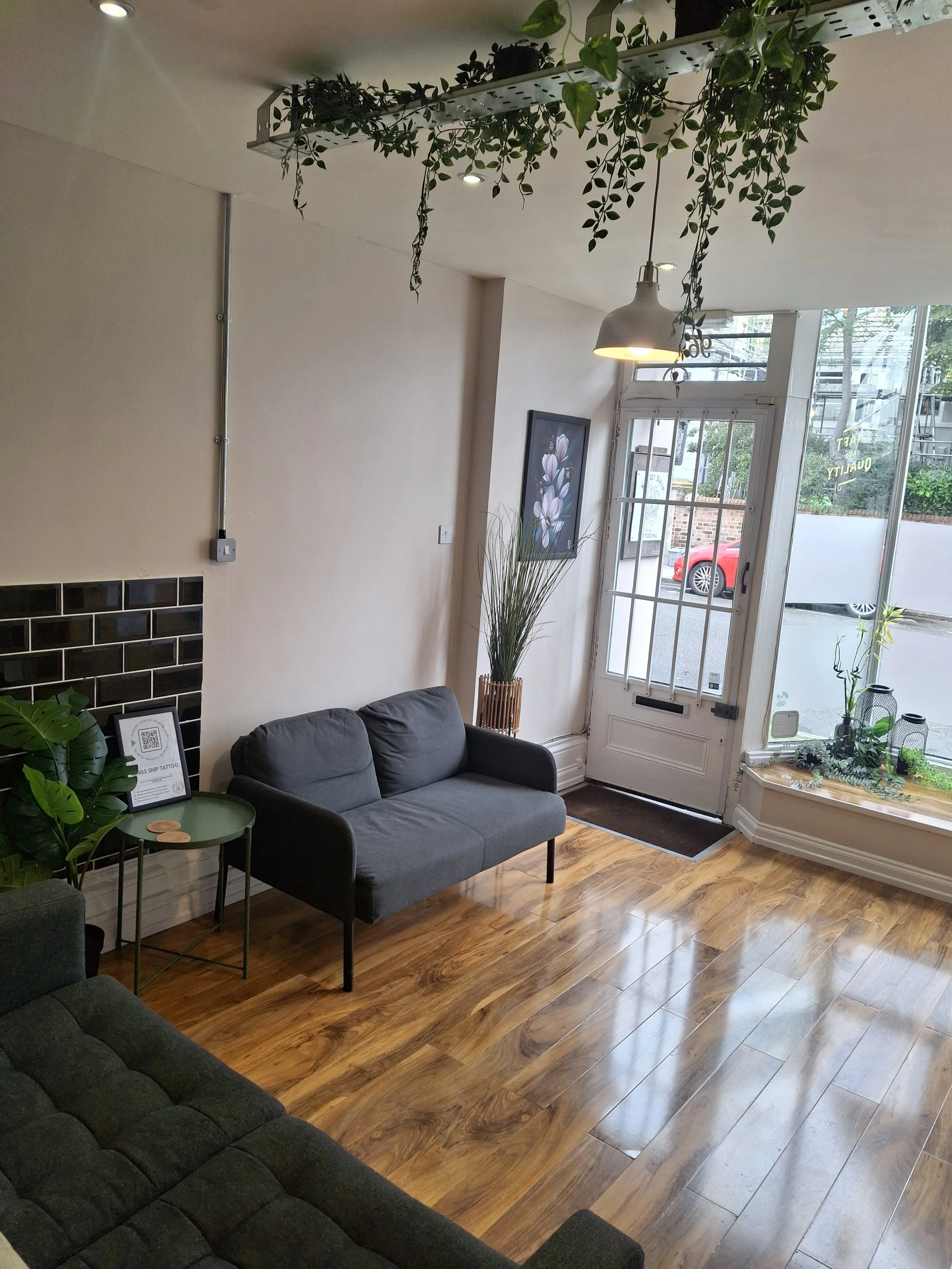 Established in 2014
Independent studio
Bright, welcoming environment
Custom tattooing
Private consultations
Experienced artists
High hygiene standards
Easy parking nearby
Southsea location
Appointment process
FAQs