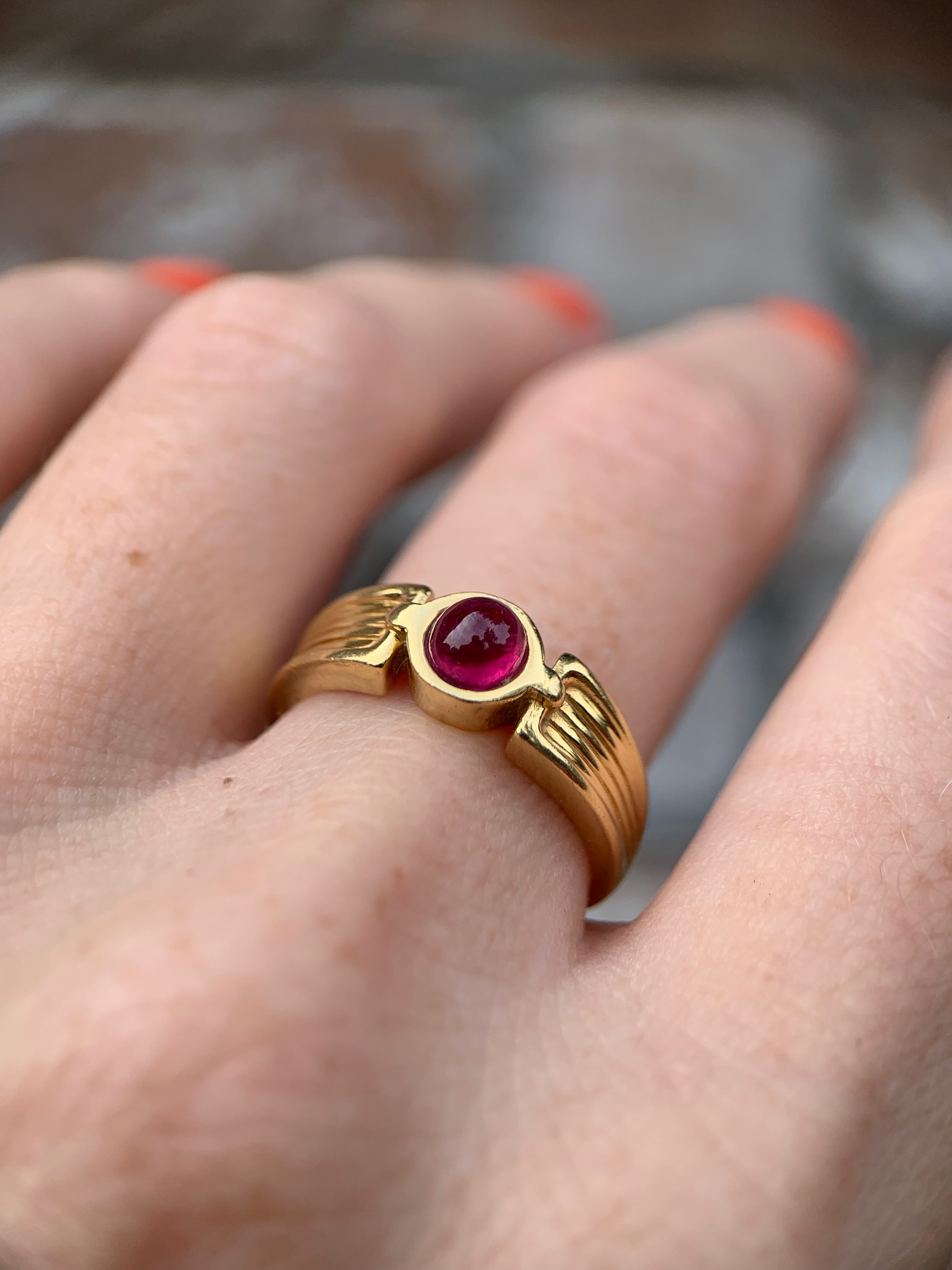 Vintage Gold Ruby Cabochon Ring