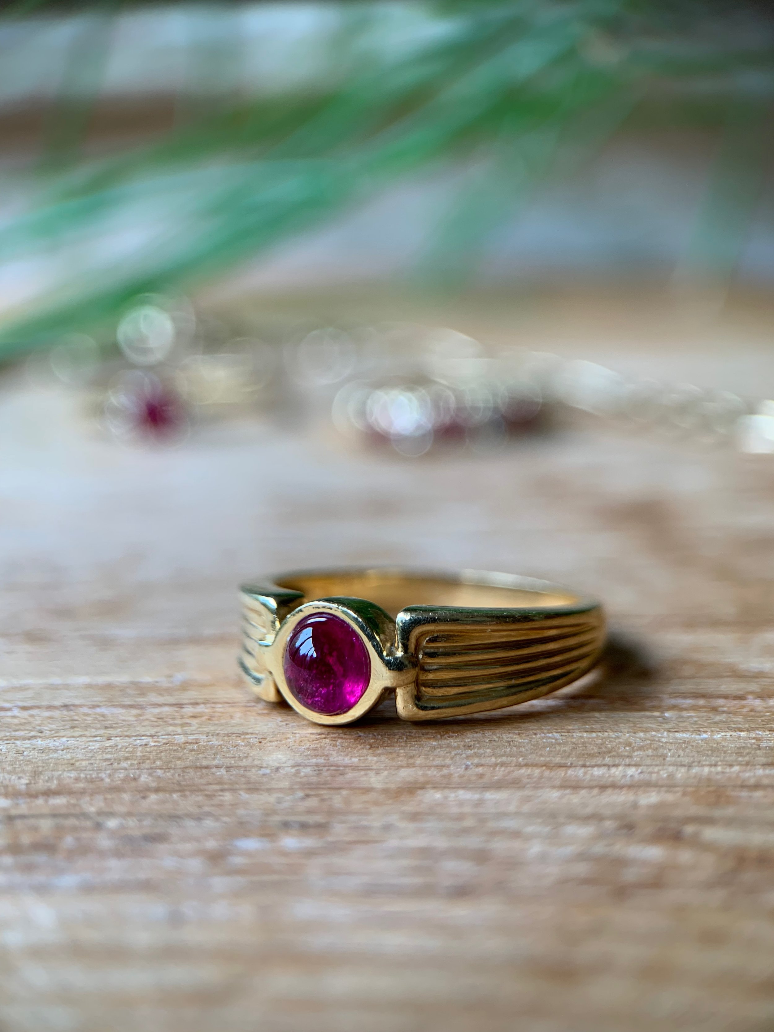 Vintage Gold Ruby Cabochon Ring