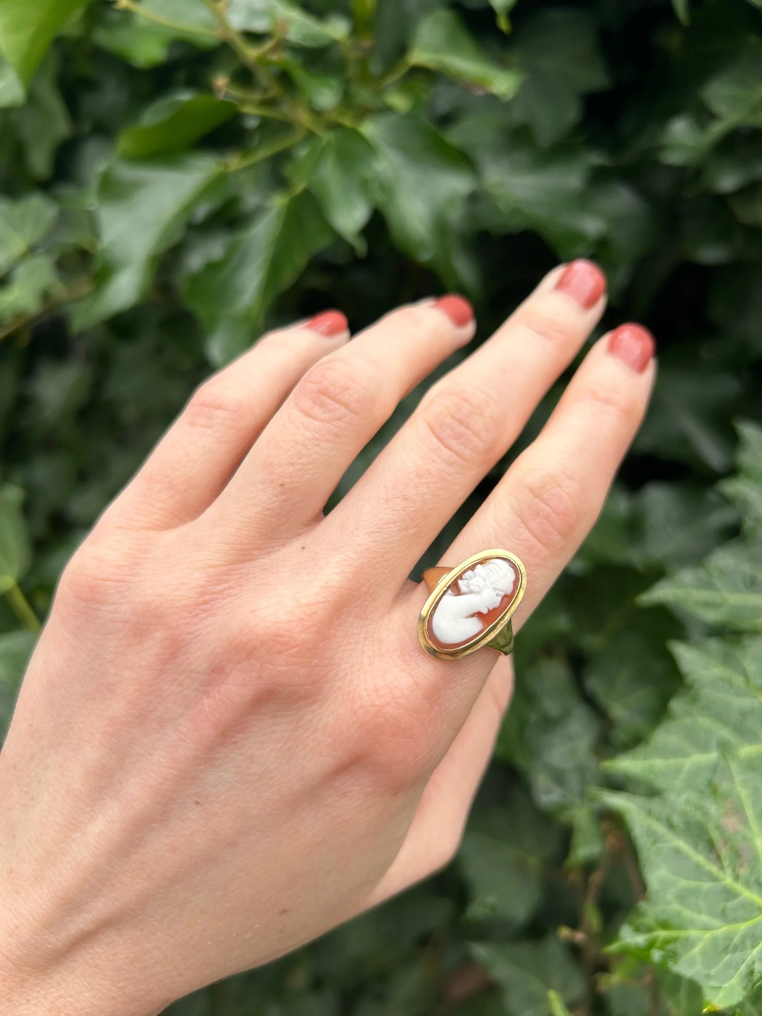 Vintage 9ct Gold Cameo Ring — AHLQ Jewellery