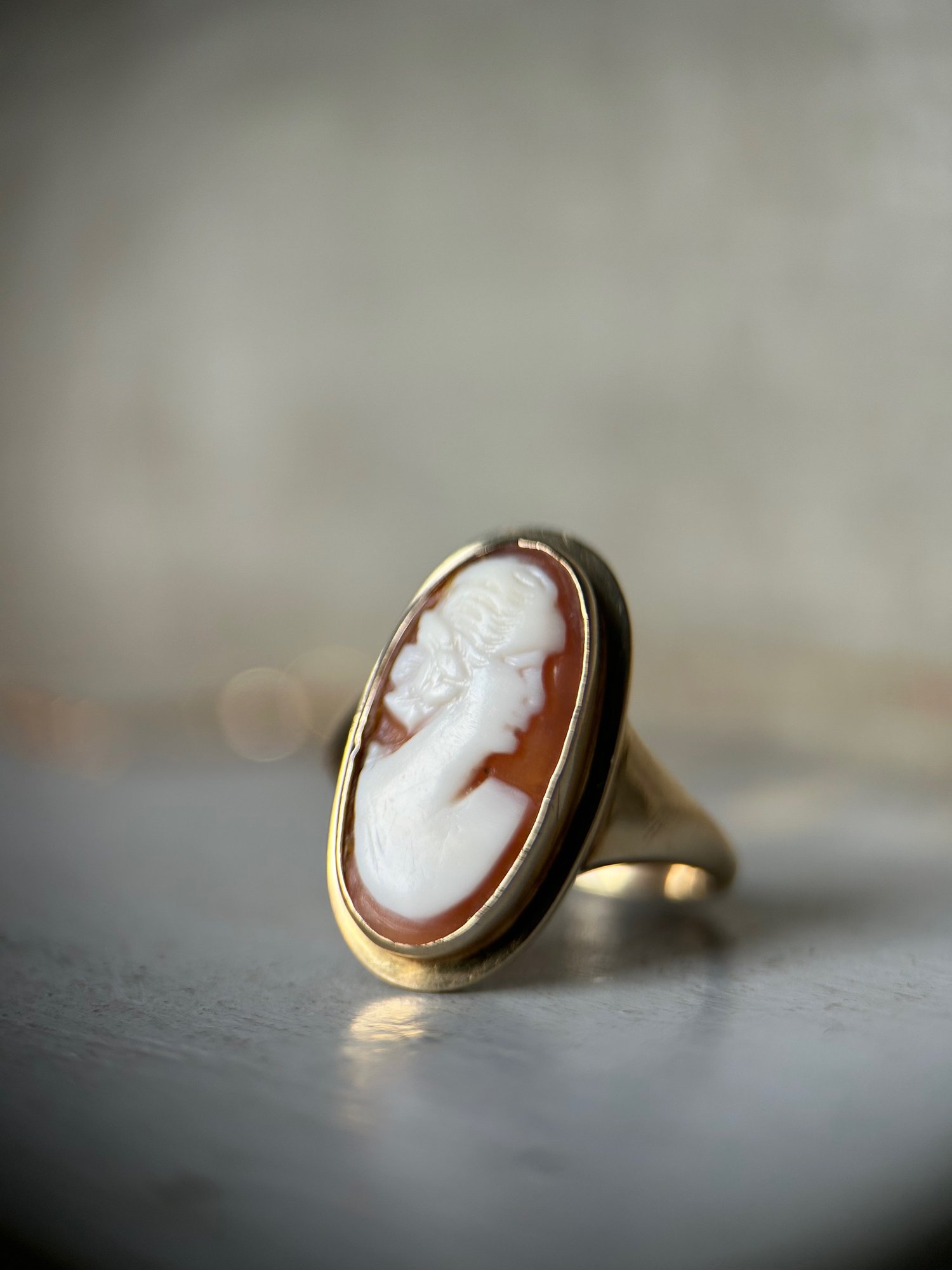 Vintage 9ct Gold Cameo Ring — AHLQ Jewellery