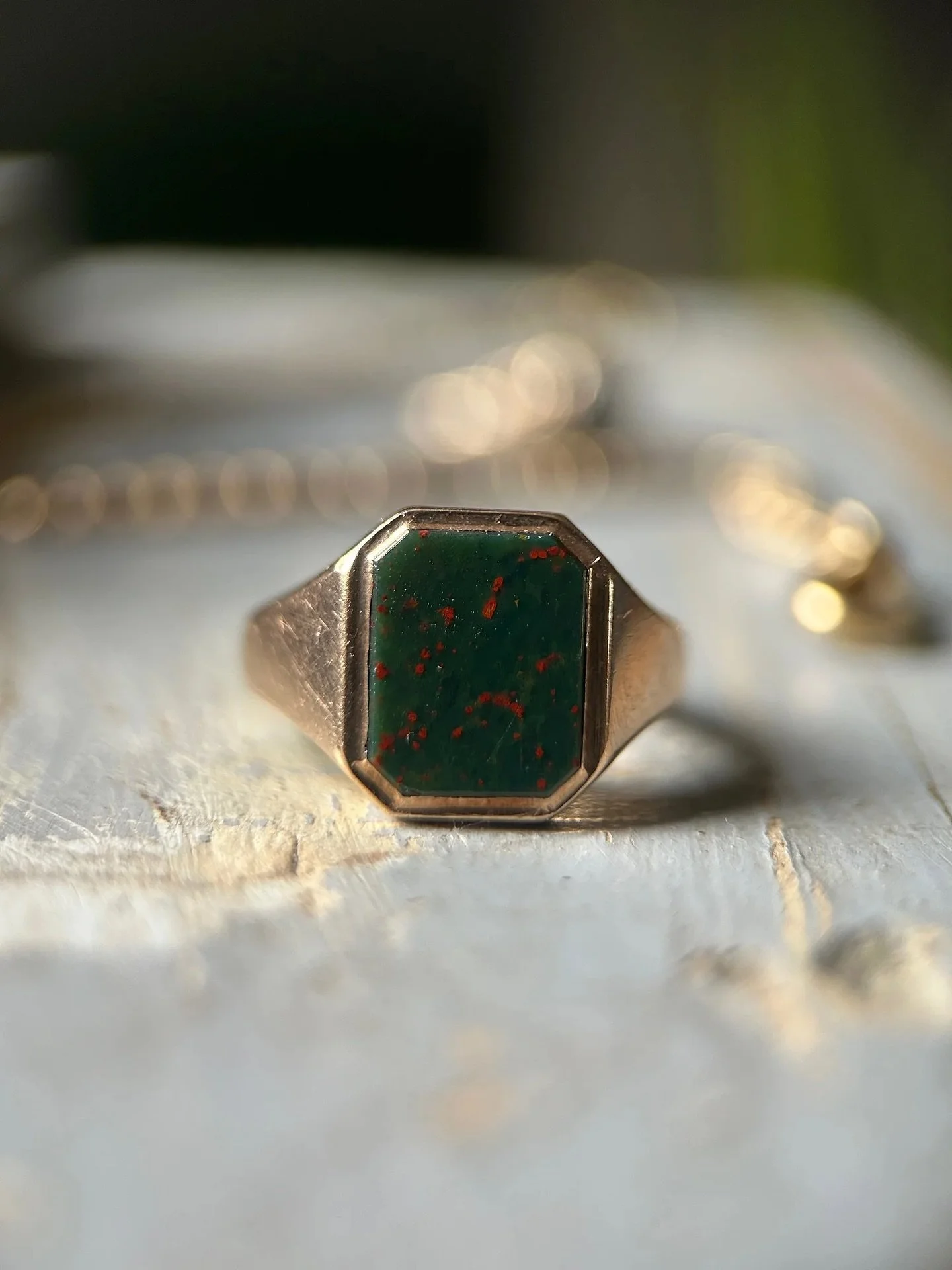 Just landed 😍

A late 1970s vintage bloodstone ring, with a super chunky 9ct gold band. ⭐️

Even though I&rsquo;m one to faint at the sight of blood, this is one of my favourite gemstones. It is an an opaque type of quartz, with a distinctive dark g