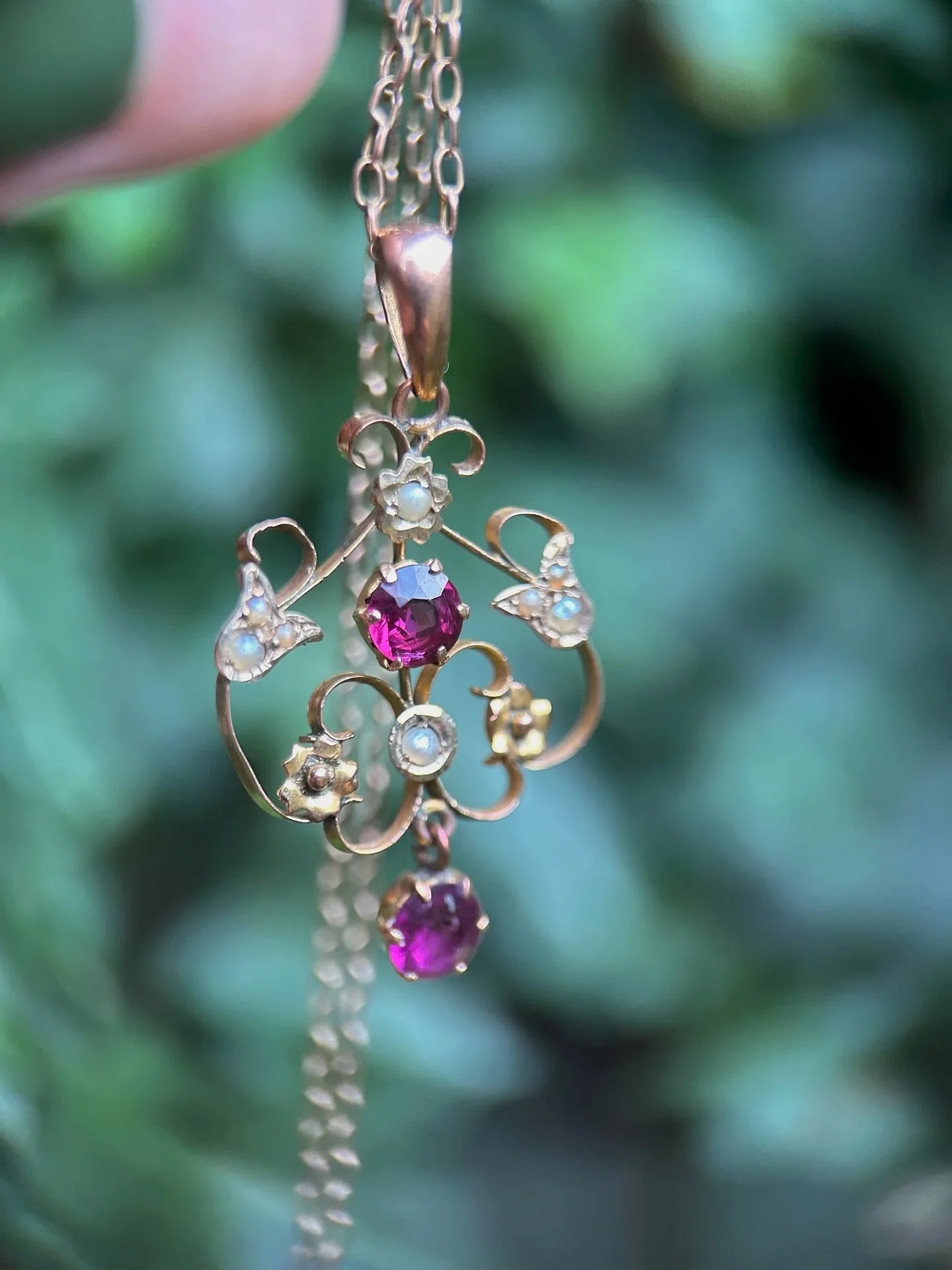 How lovely is this Edwardian necklace? Those beautiful grape coloured jewels are rhodolite garnets, a purple variation of the more common almandine red garnets. 🍇

I&rsquo;m selling it with the delicate 9ct gold chain as I can&rsquo;t bear to part t