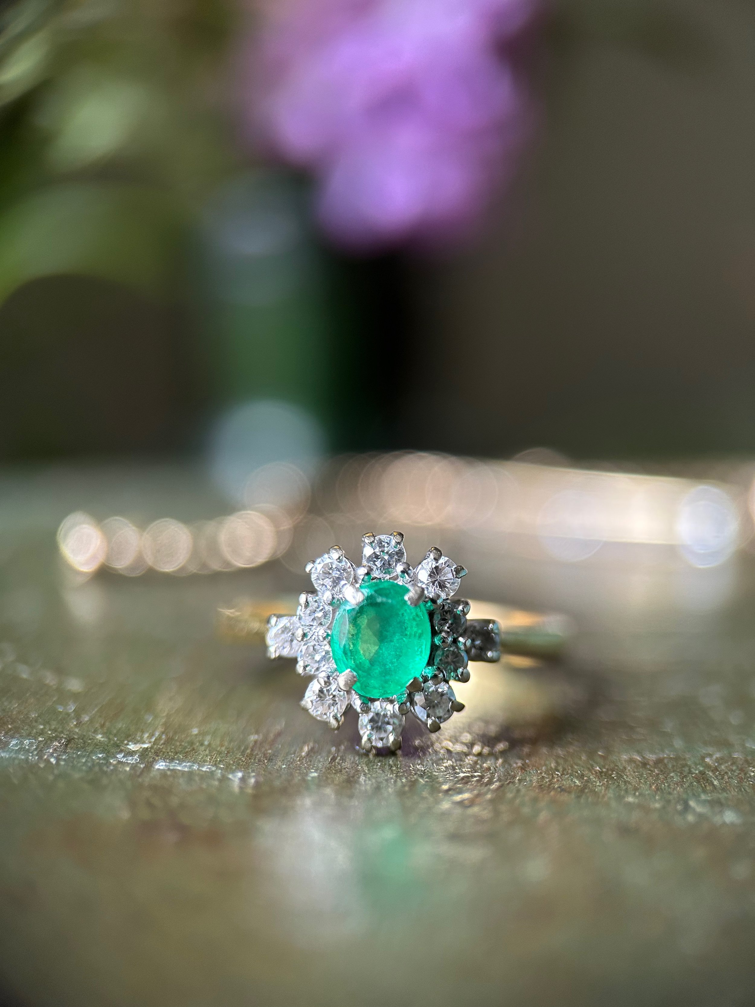 Vintage 18ct Gold Emerald & Diamond Ring