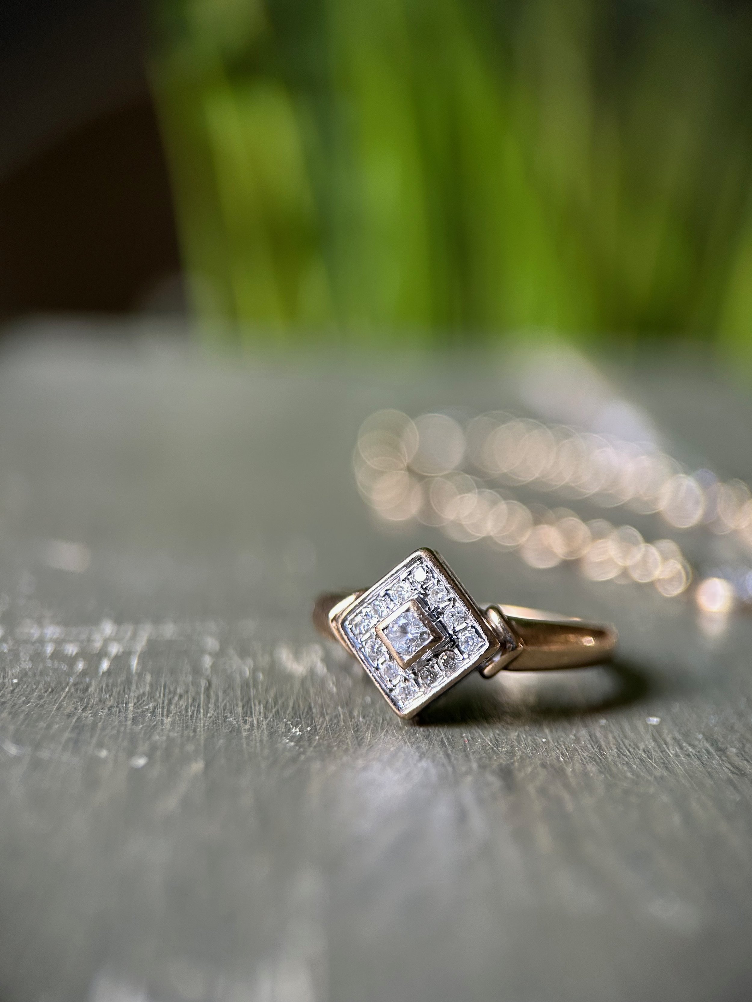 Vintage 9ct Gold Diamond Ring