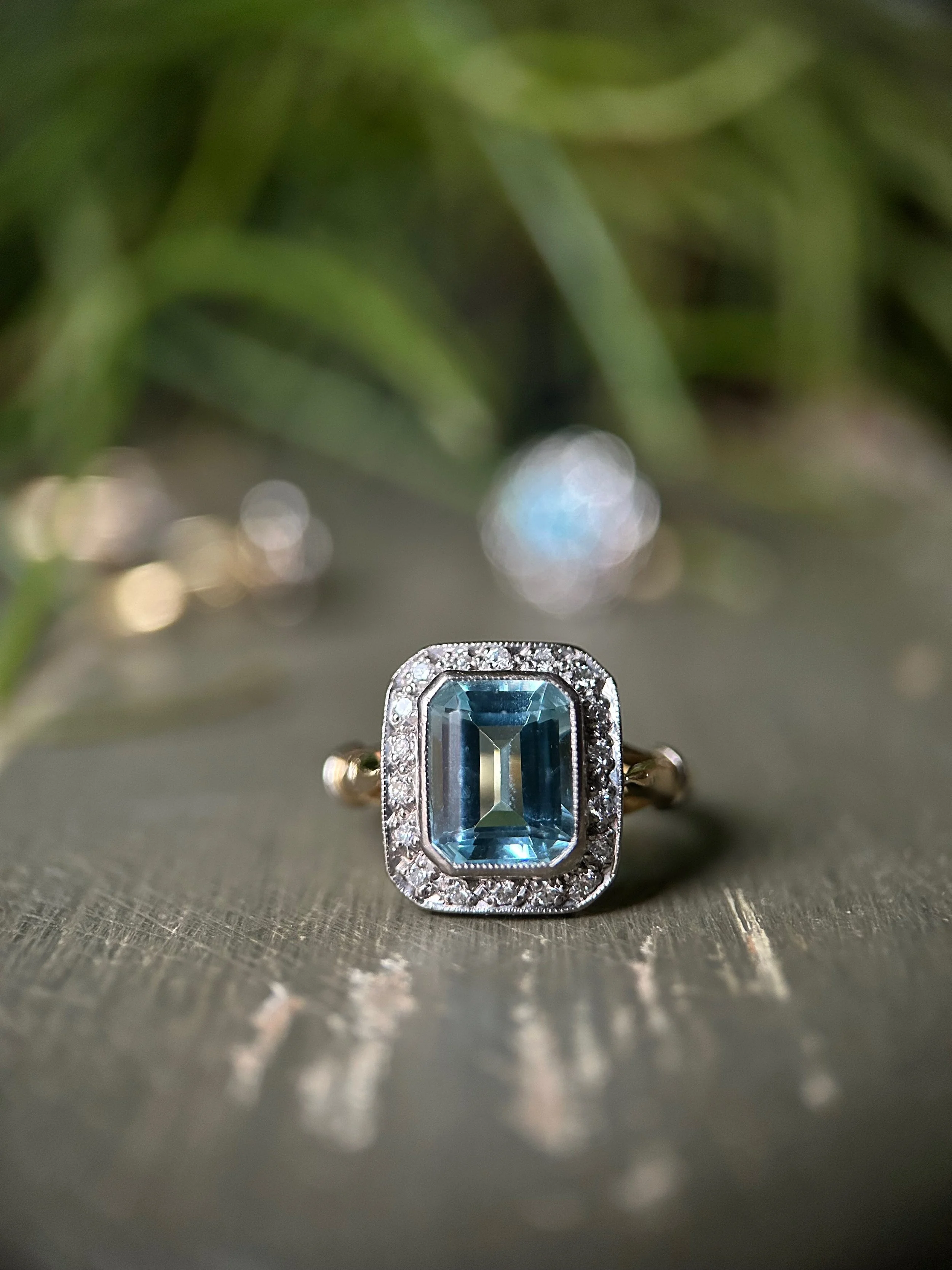 Vintage 18ct Gold Aquamarine & Diamond Halo Ring