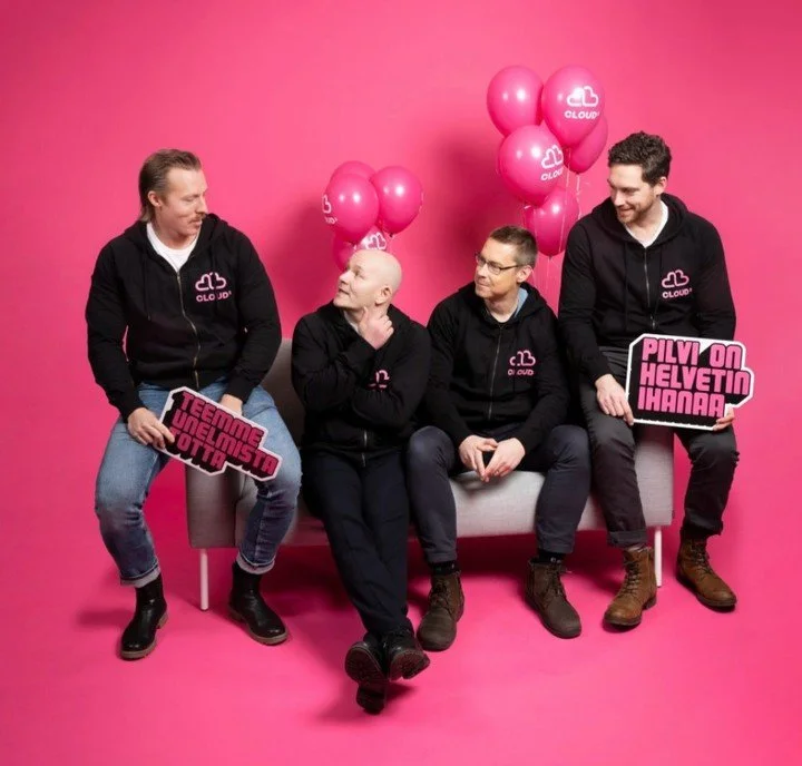 Exciting news from Cloud2! 💥
Pekka Kujala has been appointed as the new CEO of Cloud2, starting October 14, 2025. Pekka steps into the role following Henri Grönlund, who will continue supporting the company as an advisor and owner. ❤️
Pekka i