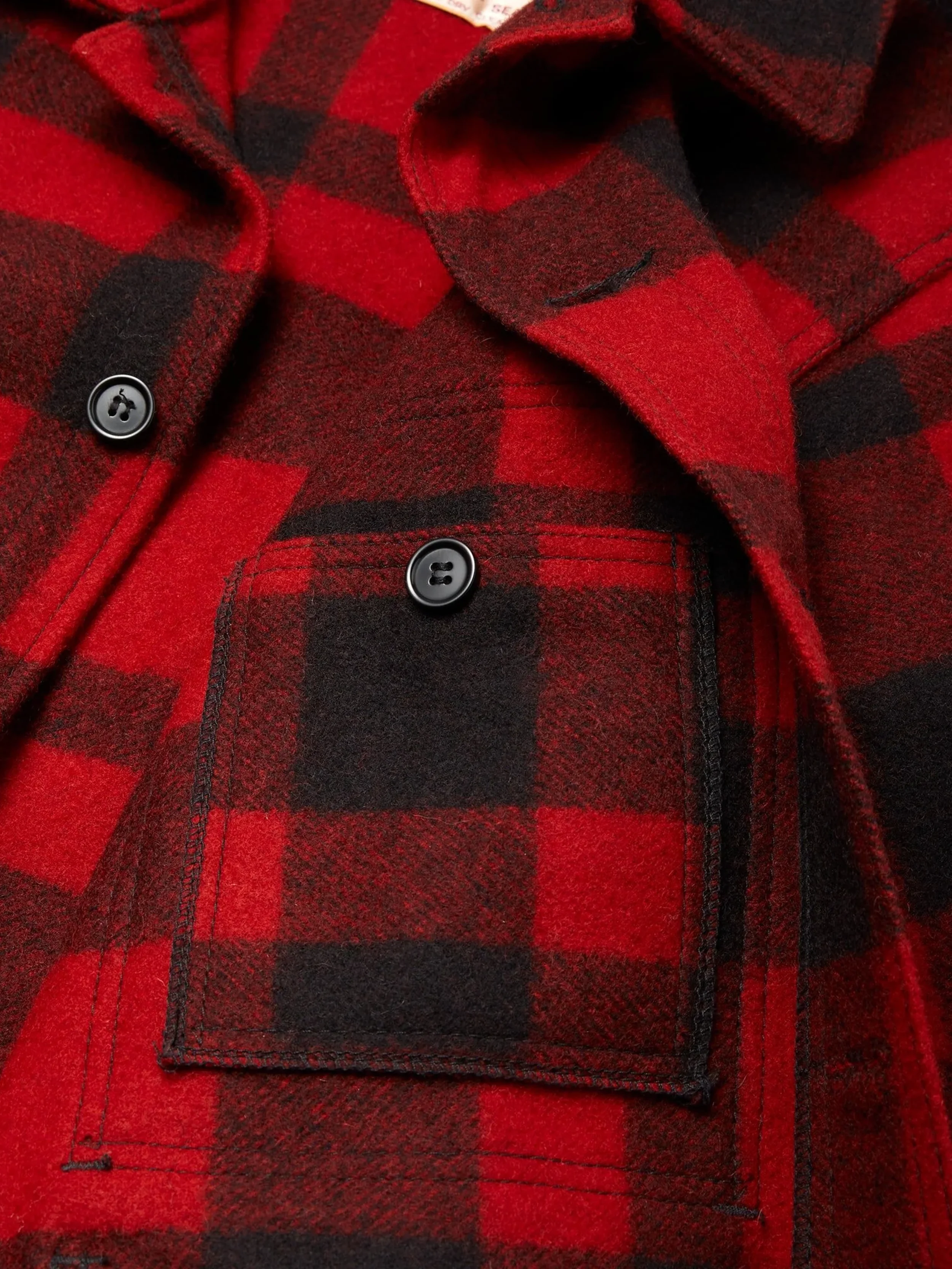Filson-Mackinaw-Wool-Cruiser-Red-Black-Plaid_03.webp
