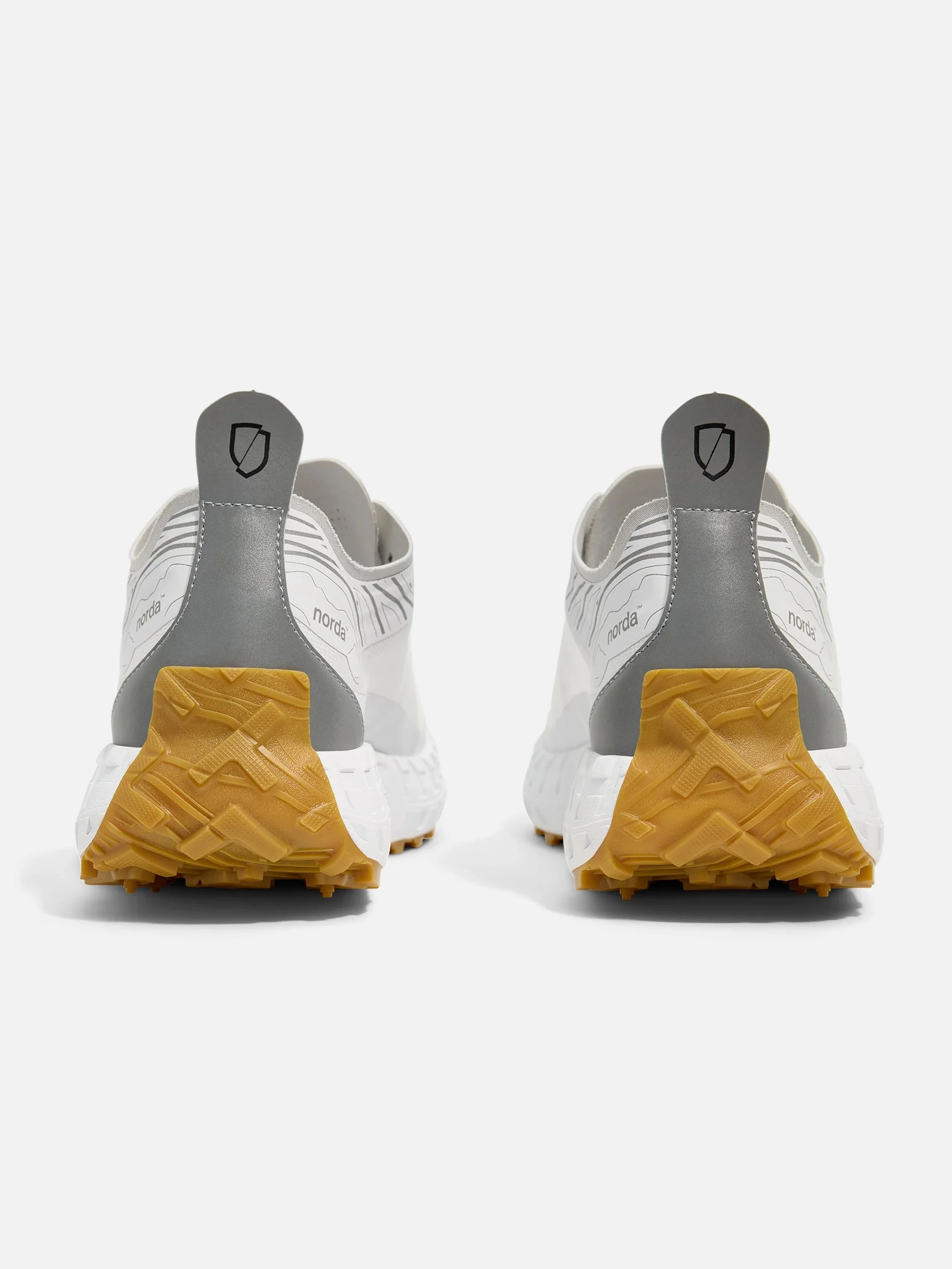 Norda-001A-White-Gum-3 copia.jpg