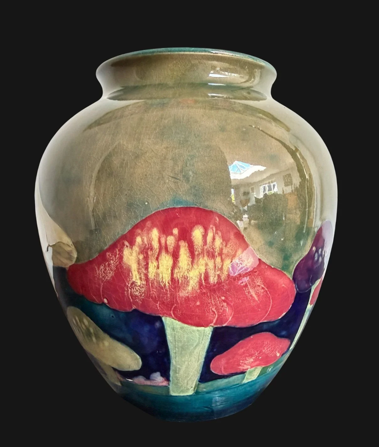 5653a William Moorcroft Claremont Vase.jpg