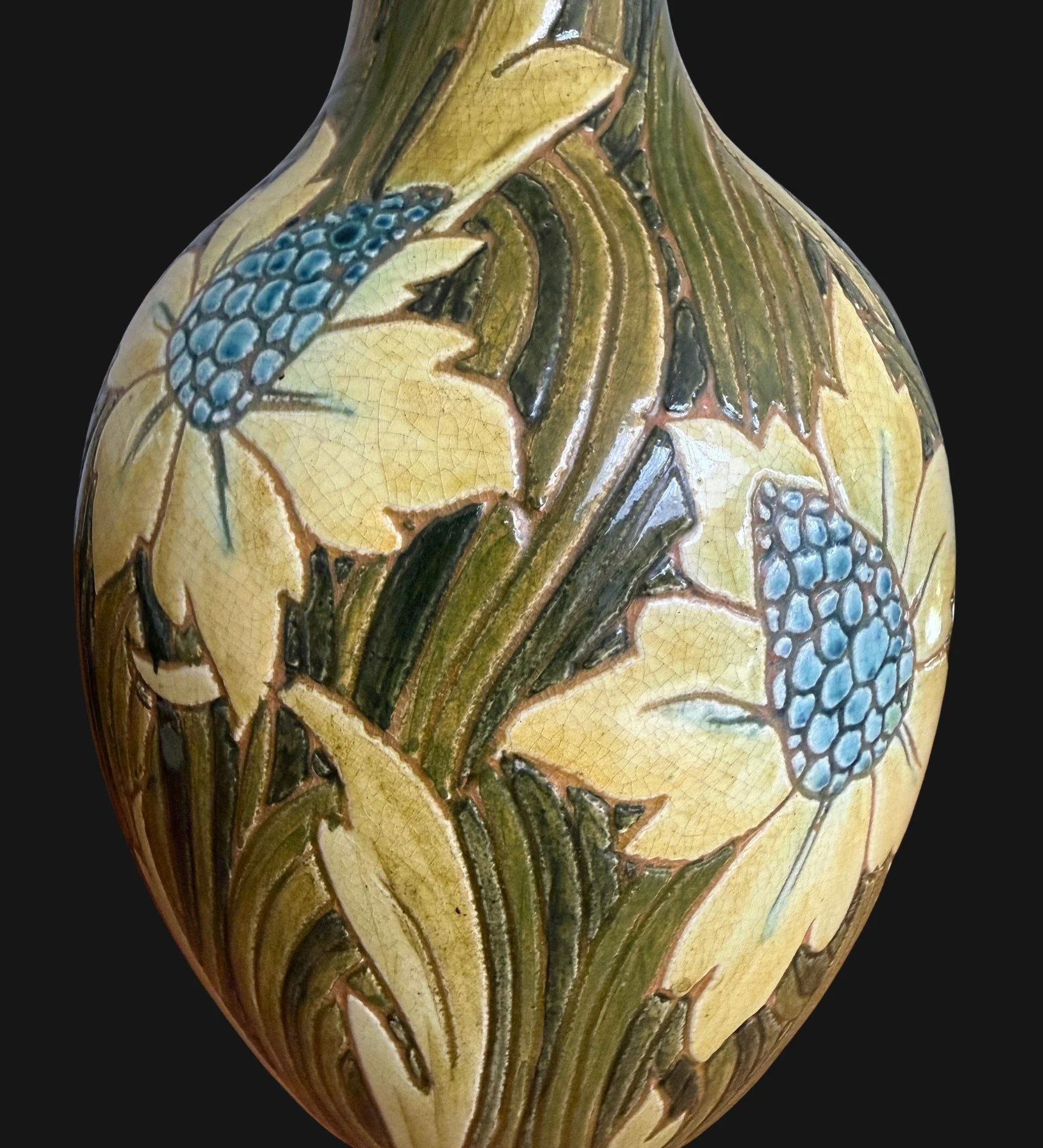 5659d Della Robbia Vase.jpg