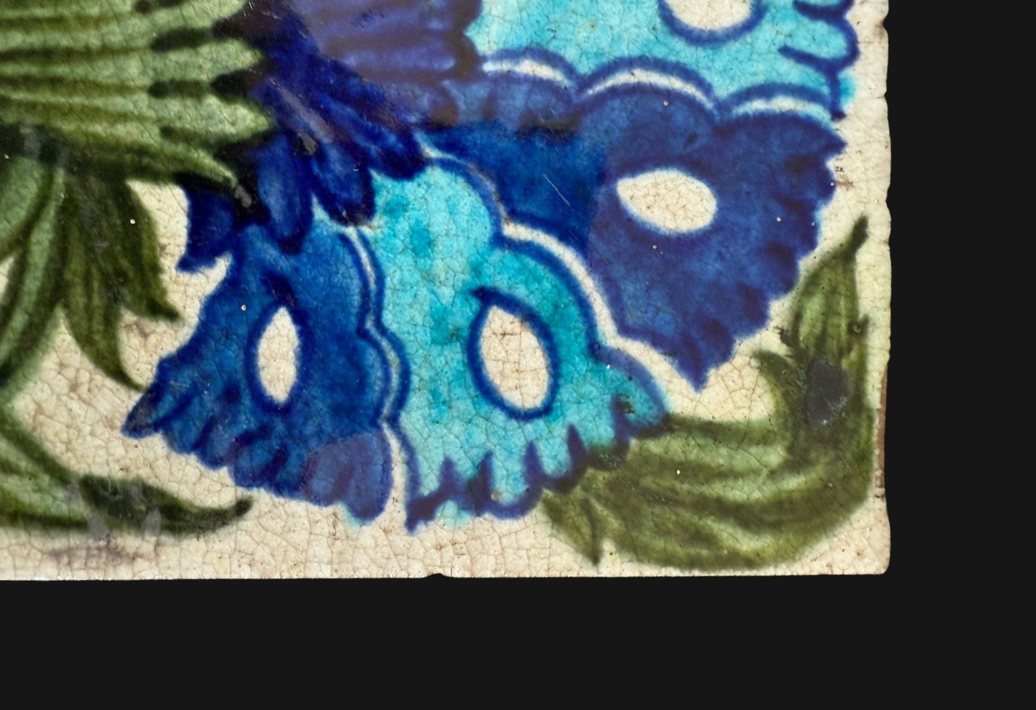 5615a William De Morgan Tile.jpg