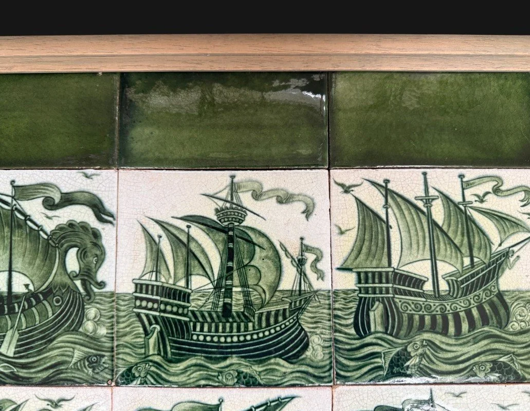 5684b William De Morgan Tile Panel.jpg