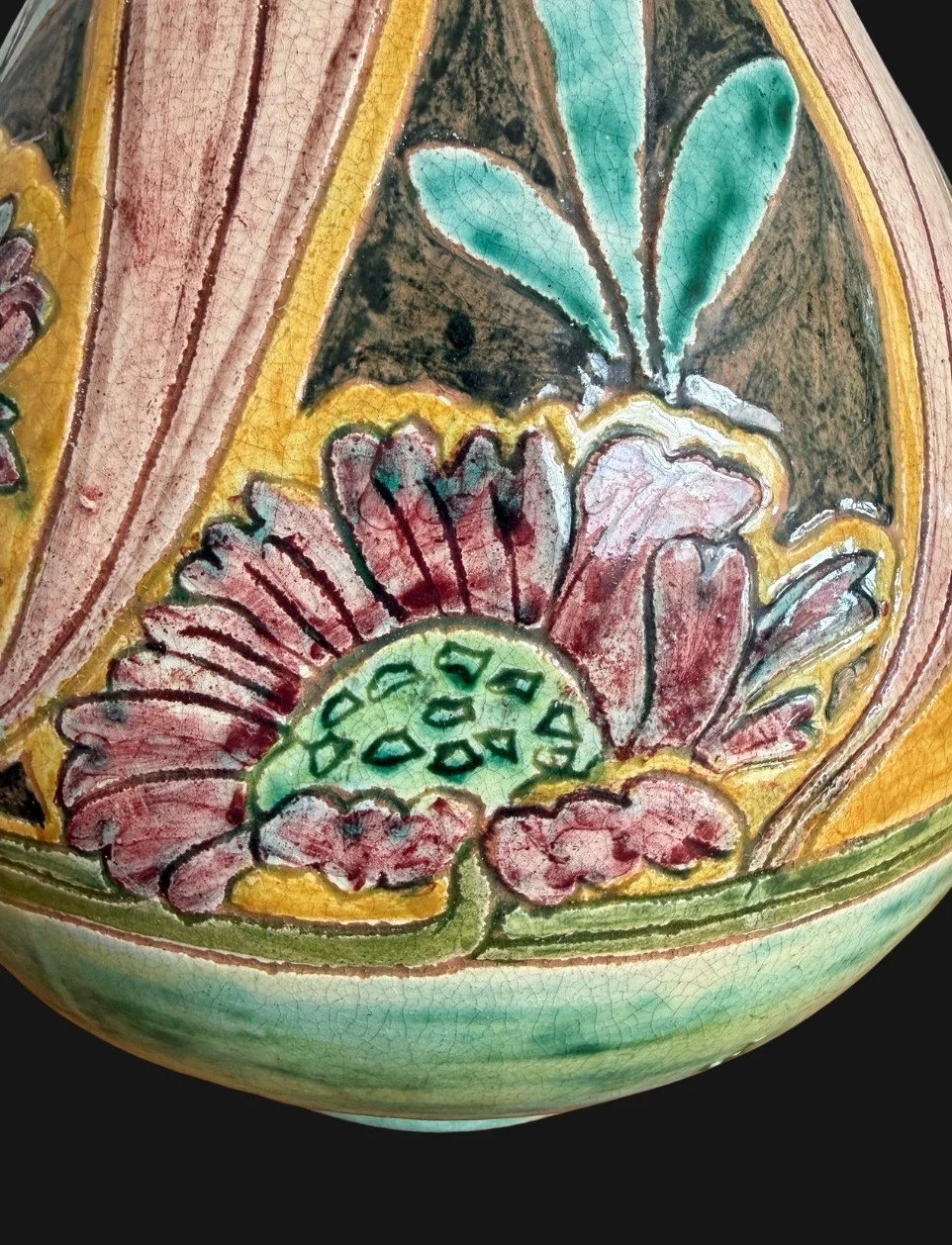 5673e Della Robbia Vase.jpg