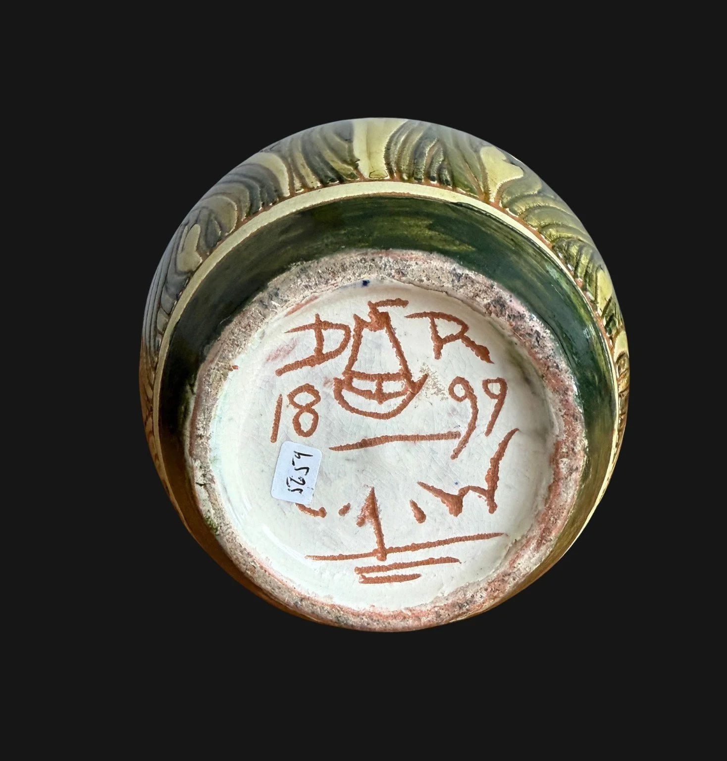 5659e Della Robbia Vase.jpg