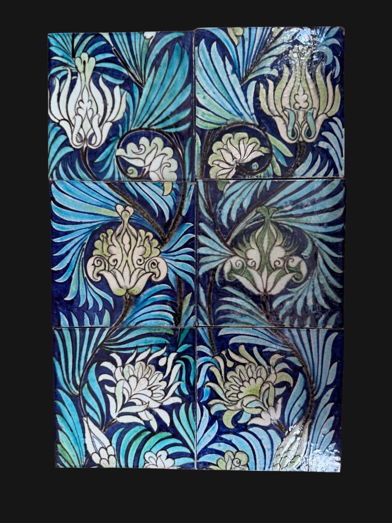 5611 William De Morgan Tile.jpg