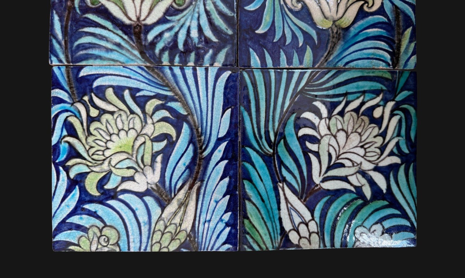 5611d William De Morgan Tile.jpg