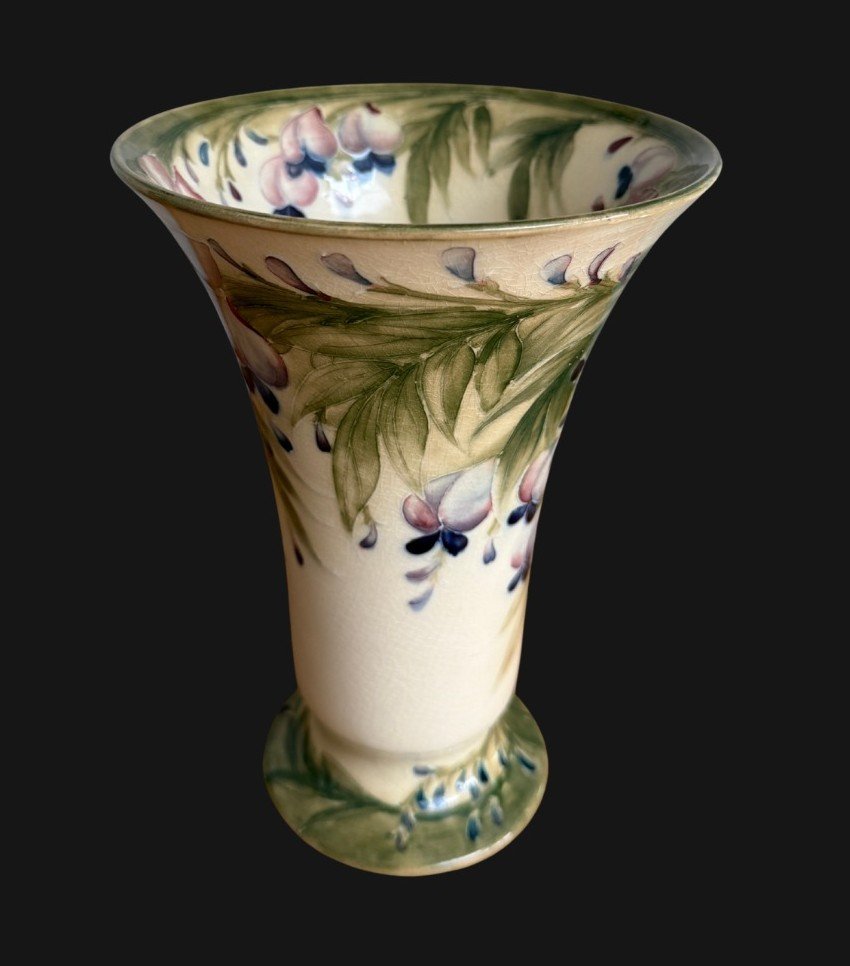 5663a William Moorcroft Vase.jpg