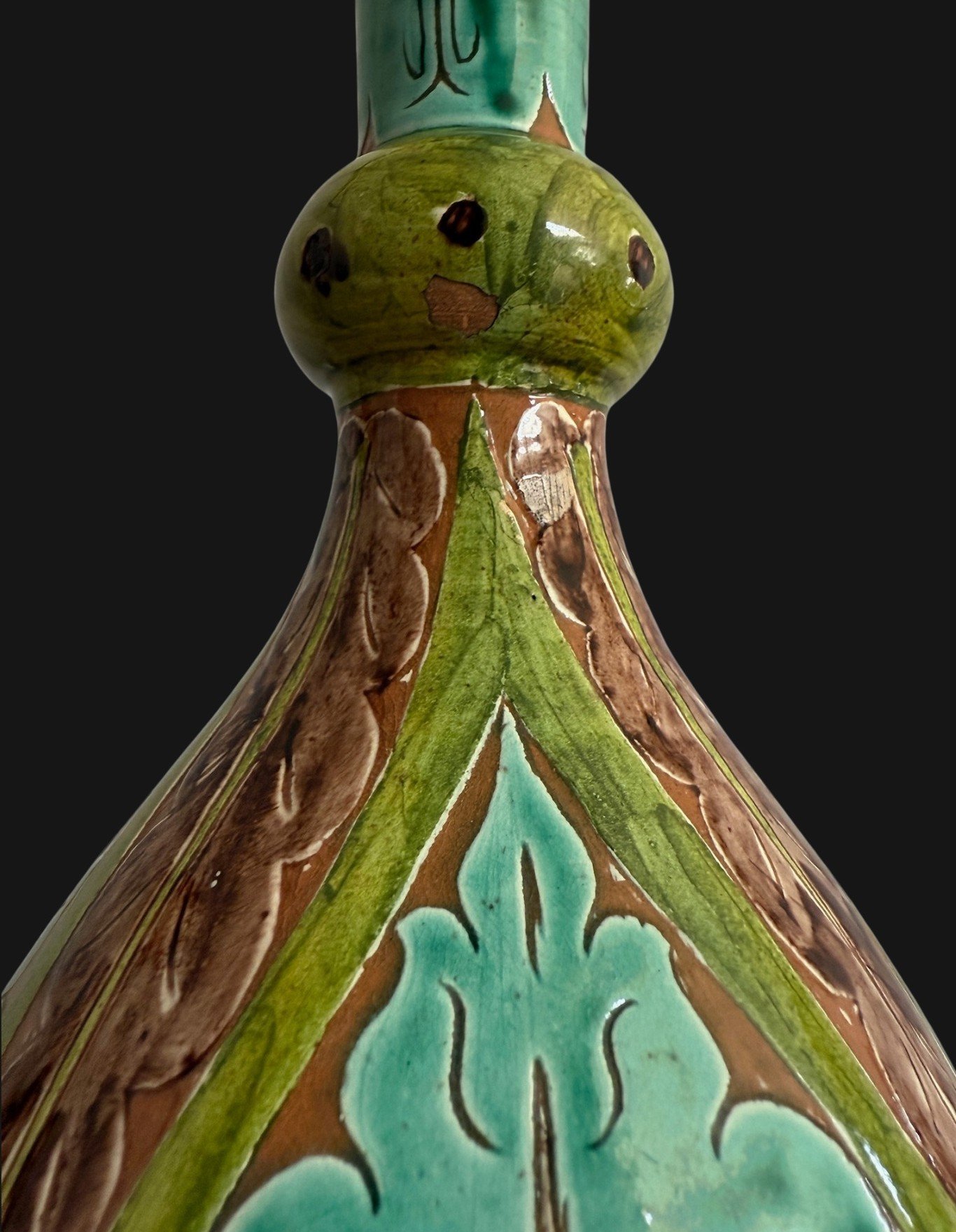 5617d Della Robbia Vase.jpg