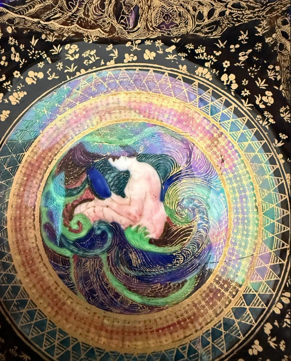 5674c Wedgwood Fairyland Bowl.jpg