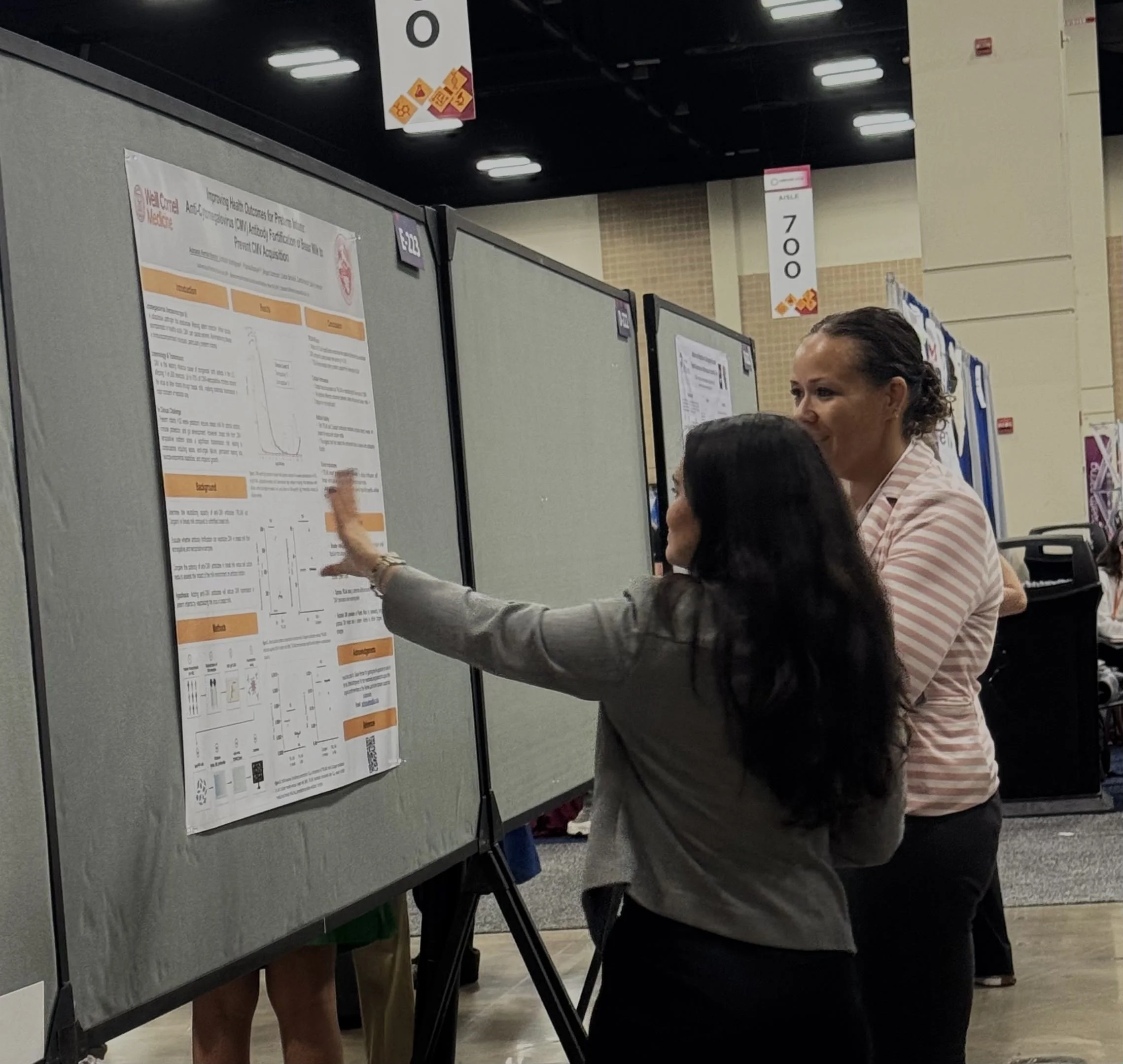 ABRCMS 2025, summer intern Adrianna Navarro giving presentation 