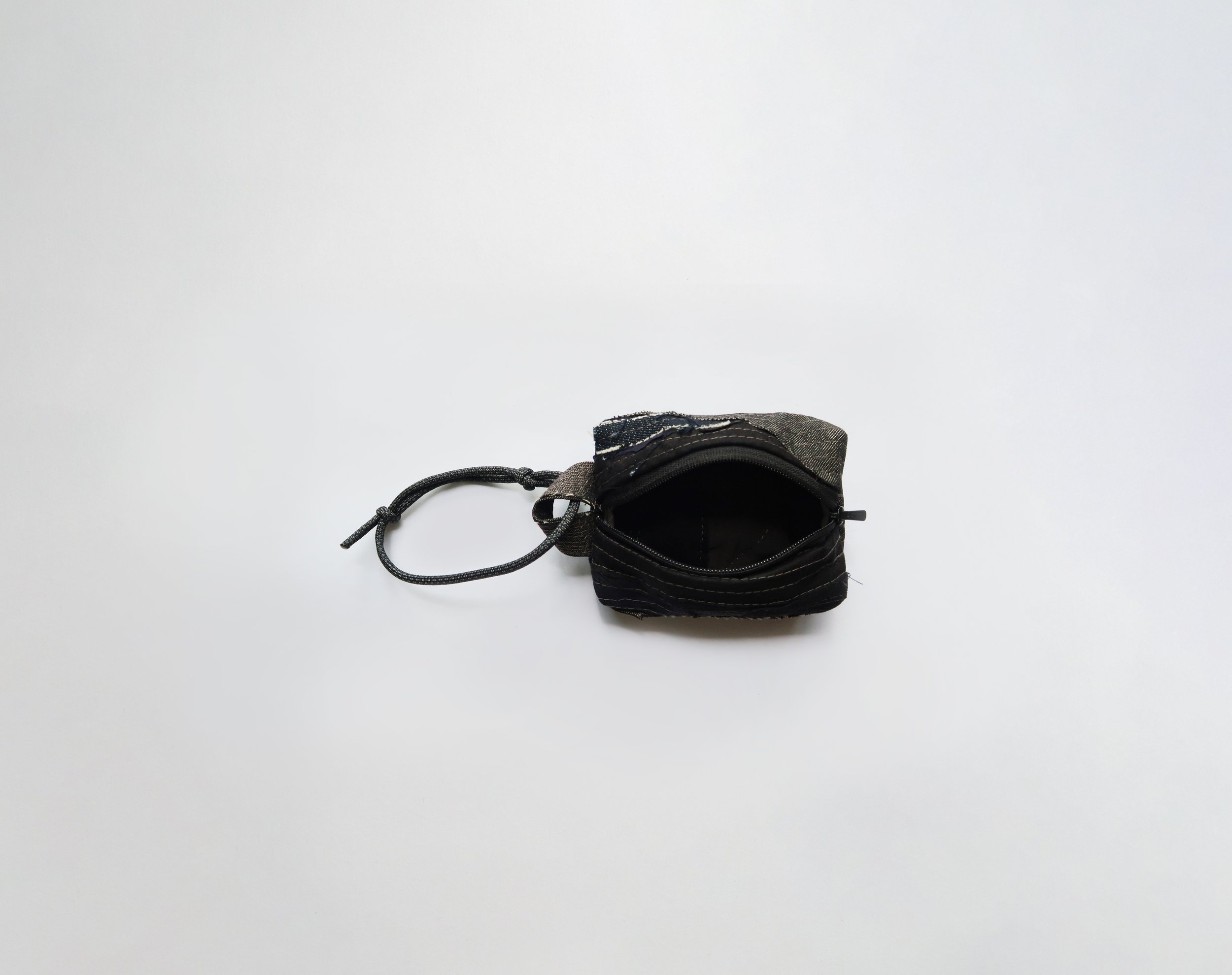 arr pouch 0.6 open.jpg