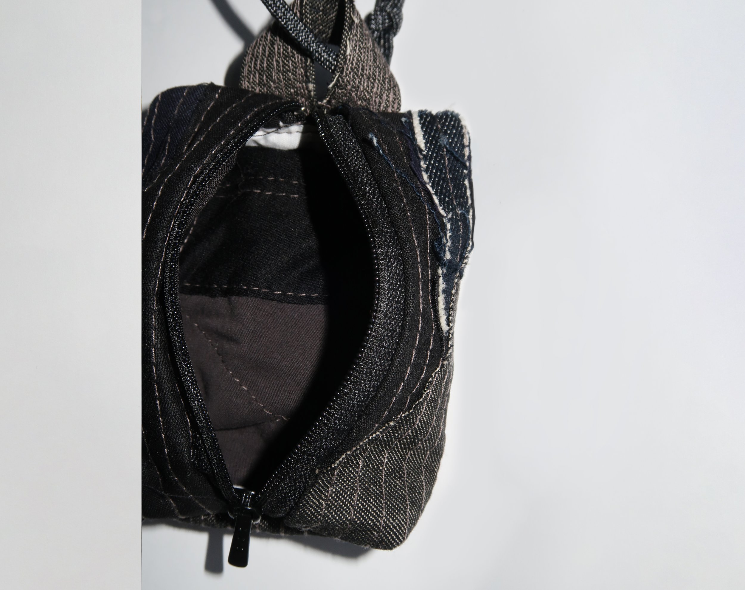 arr pouch 0.6 close up.jpg