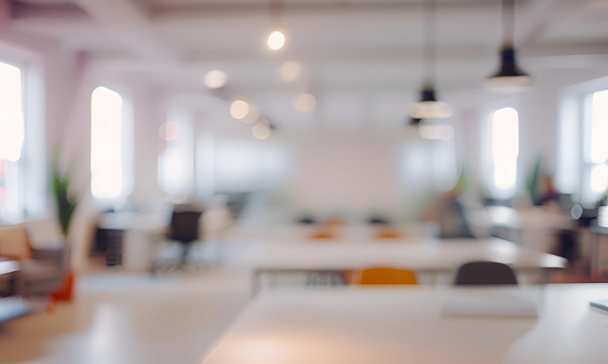 Blurred picture of an office setting