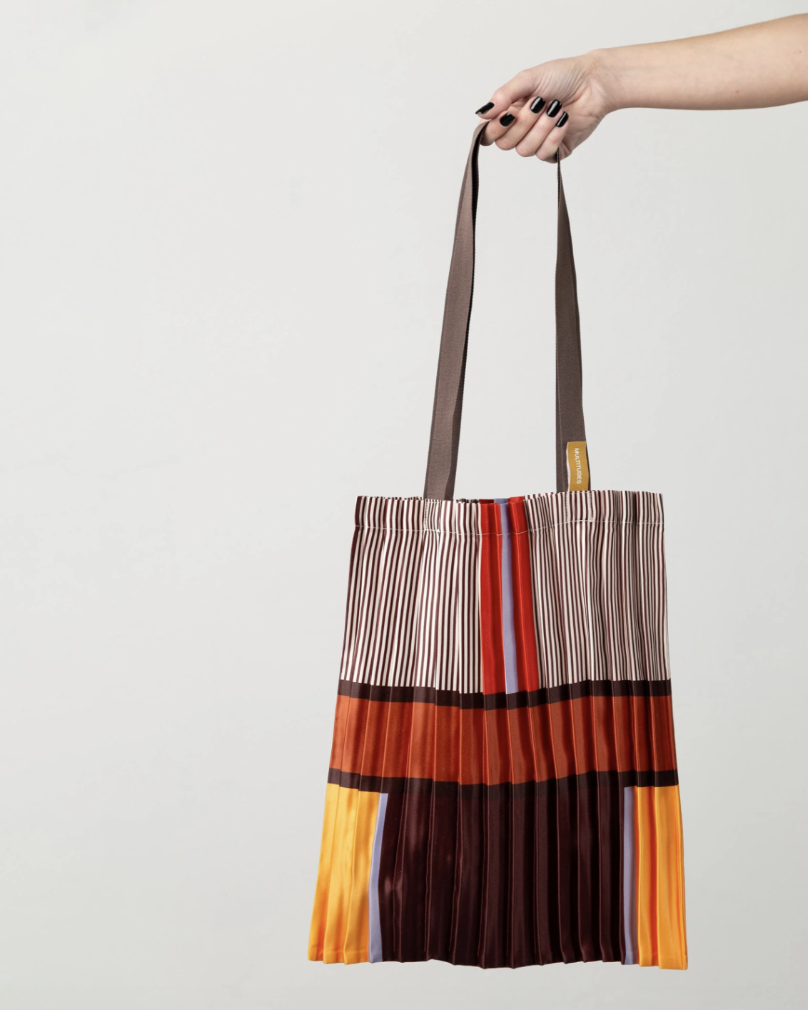 Multitudes Bagheria Tote Satin.png