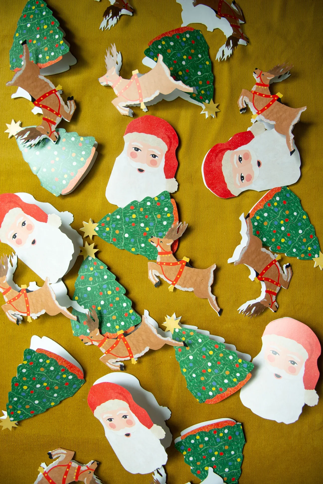 CHRISTMAS-CARDS_isatopia 2.webp